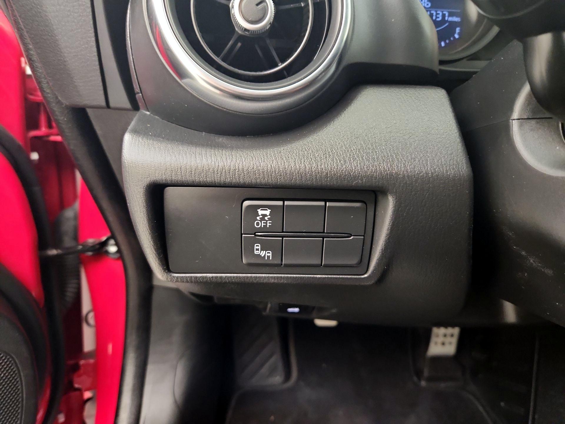 Thumbnail: 2018 Fiat 124 Spider - 13