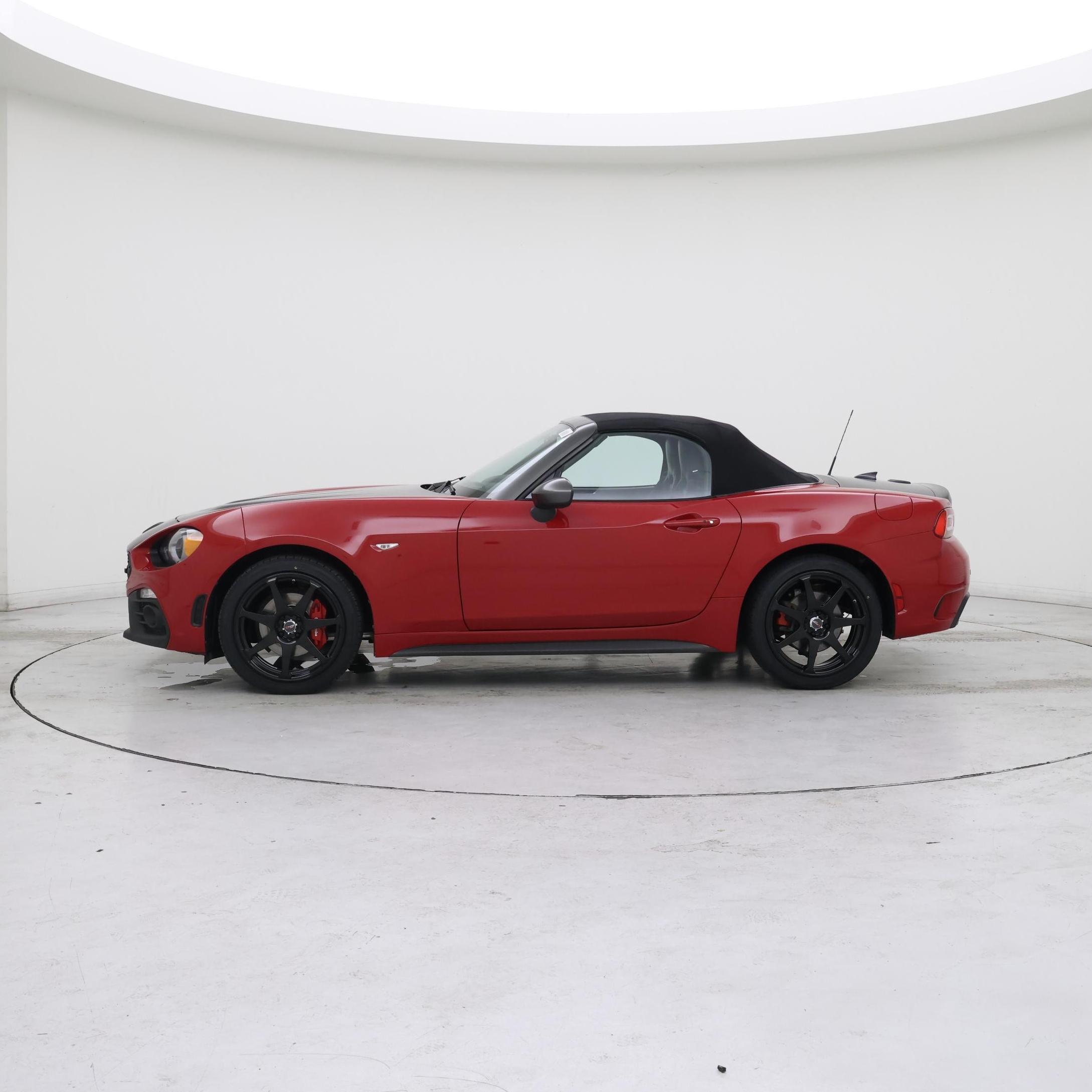 Thumbnail: 2018 Fiat 124 Spider - 3