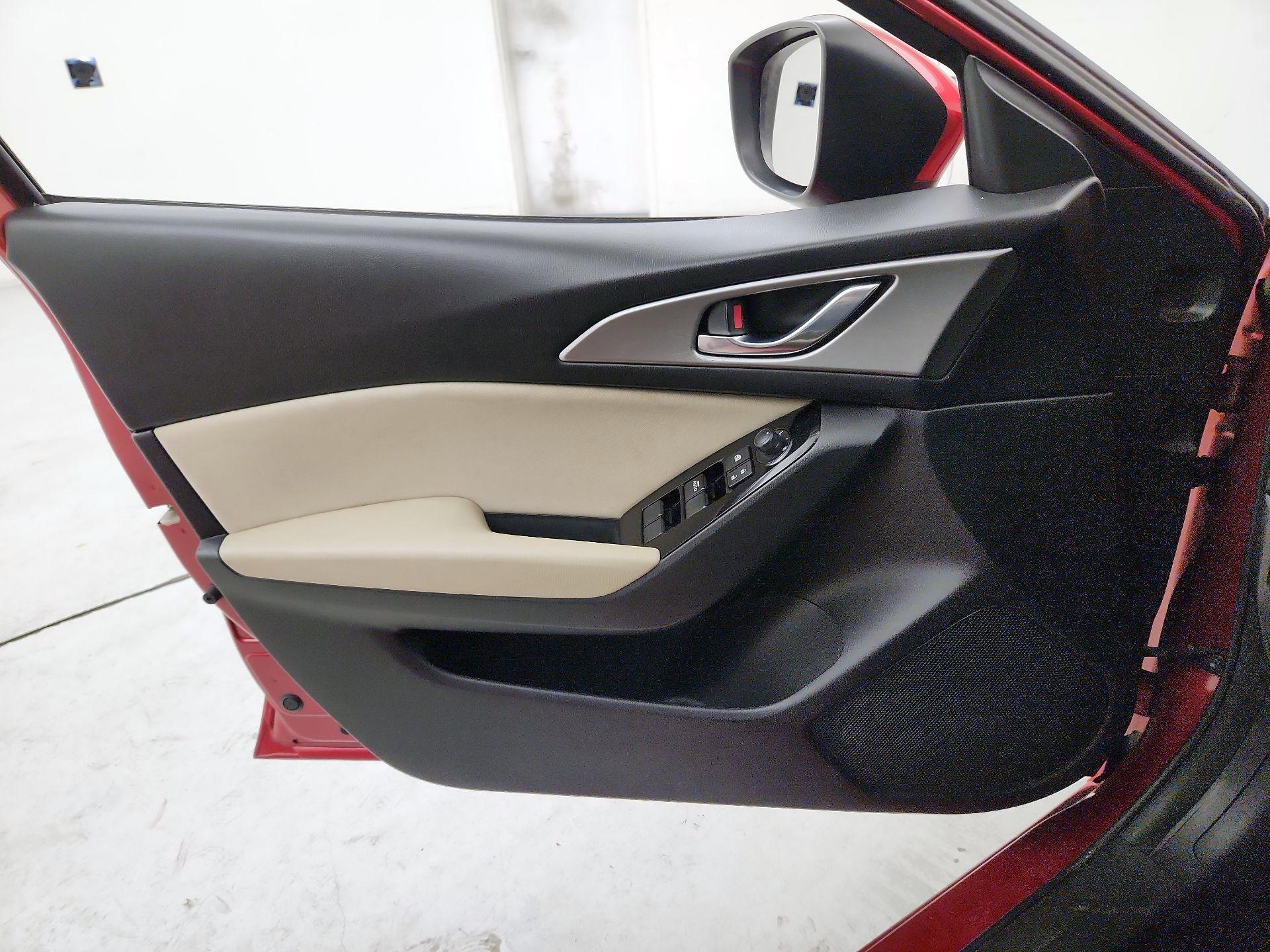 Thumbnail: 2018 Mazda Mazda3 - 12