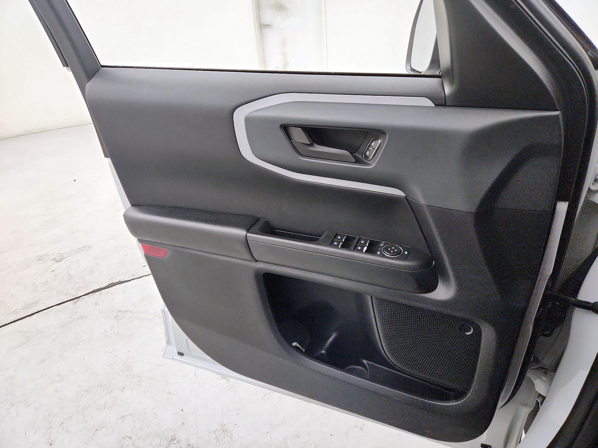 Thumbnail: 2021 Ford Bronco Sport - 12