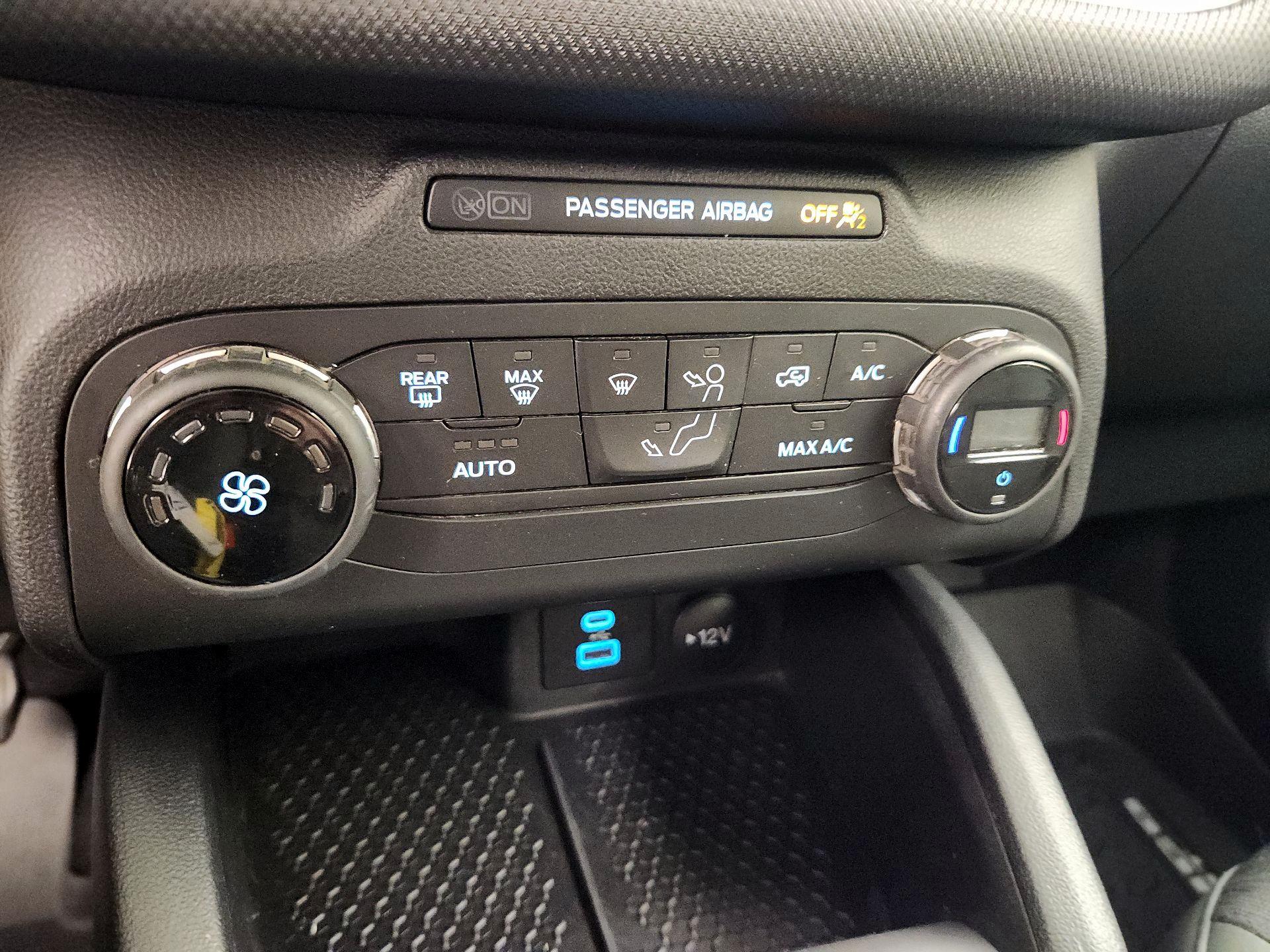 Thumbnail: 2021 Ford Bronco Sport - 16