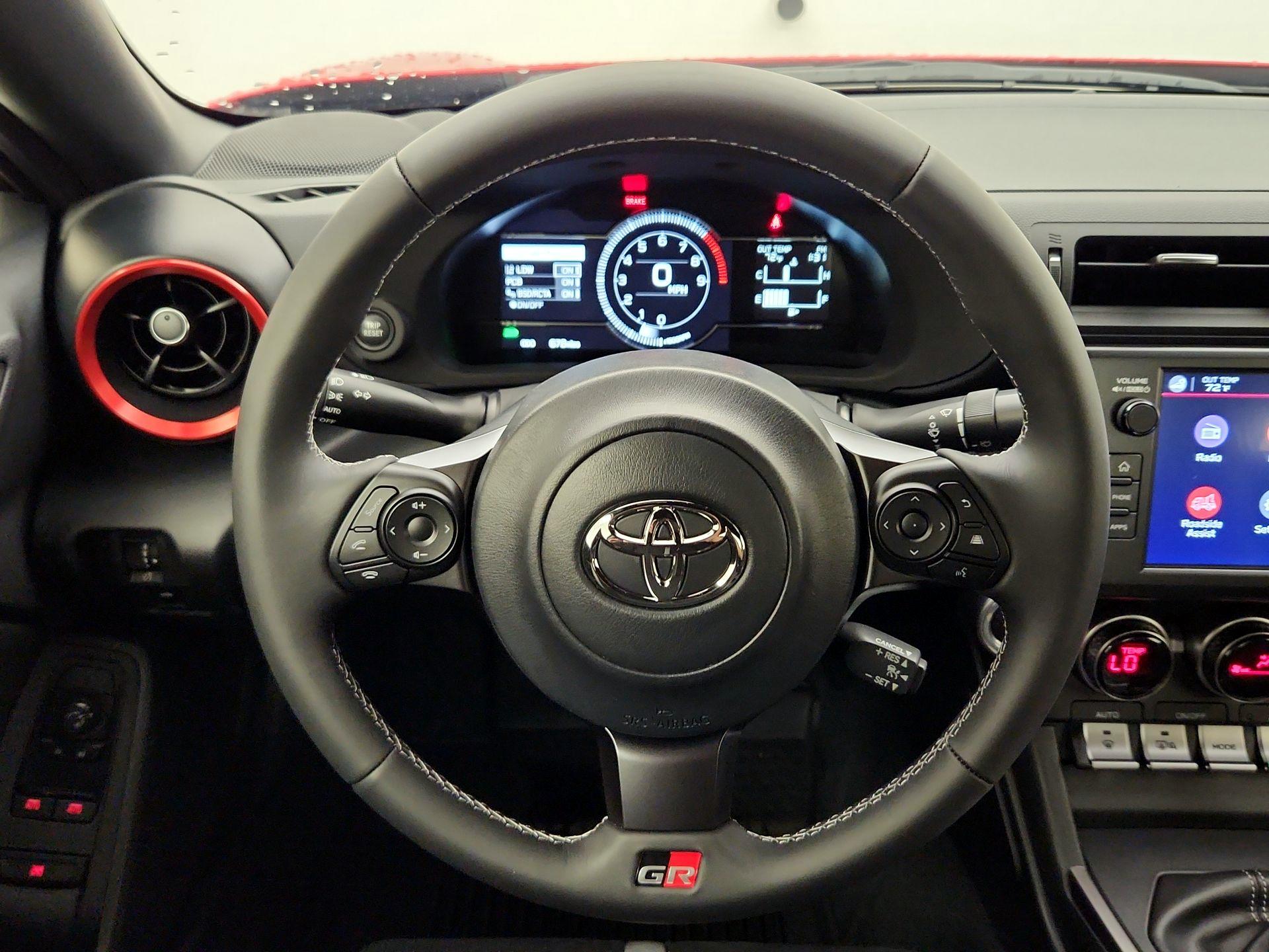 Thumbnail: 2024 Toyota GR86 - 10
