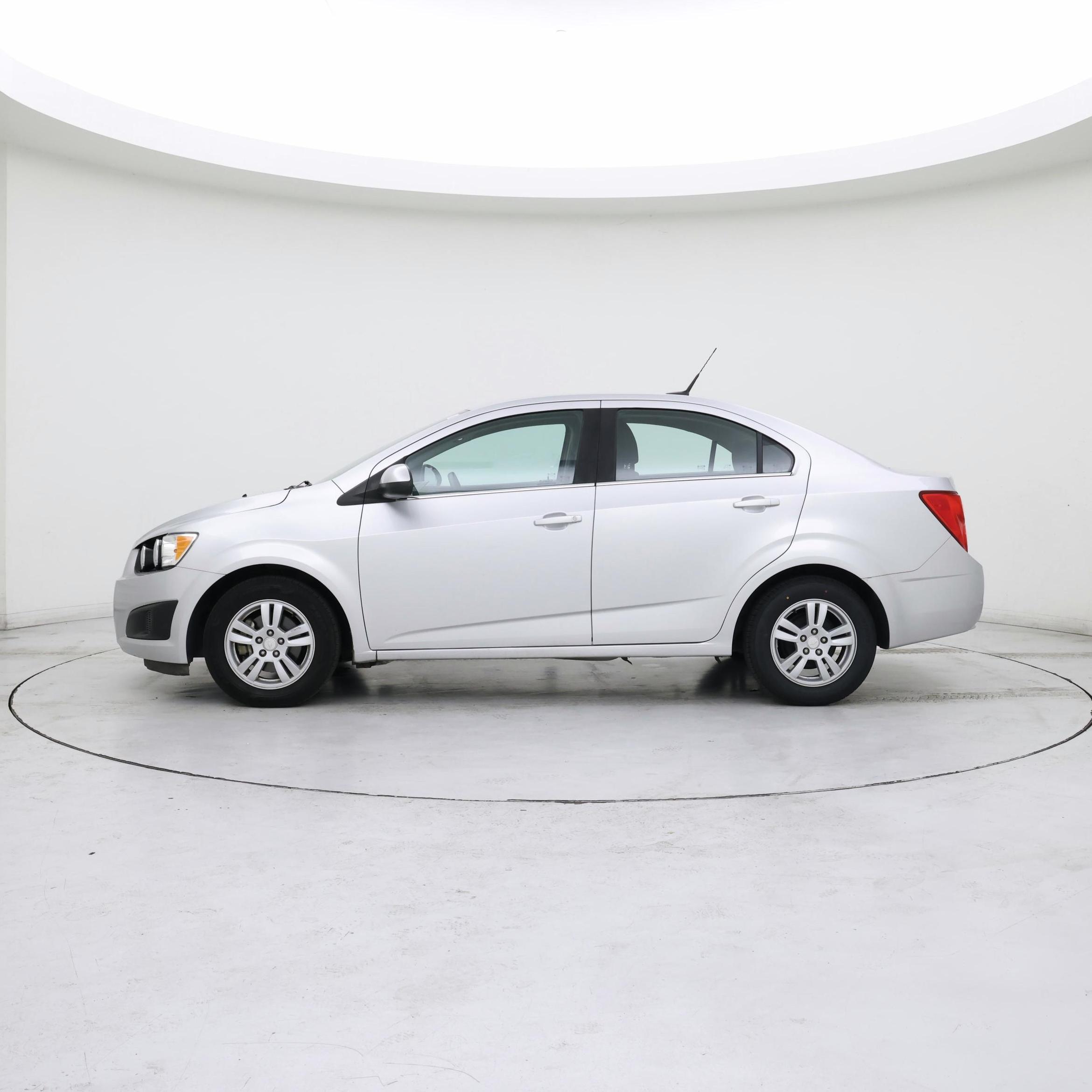 Thumbnail: 2014 Chevrolet Sonic - 3