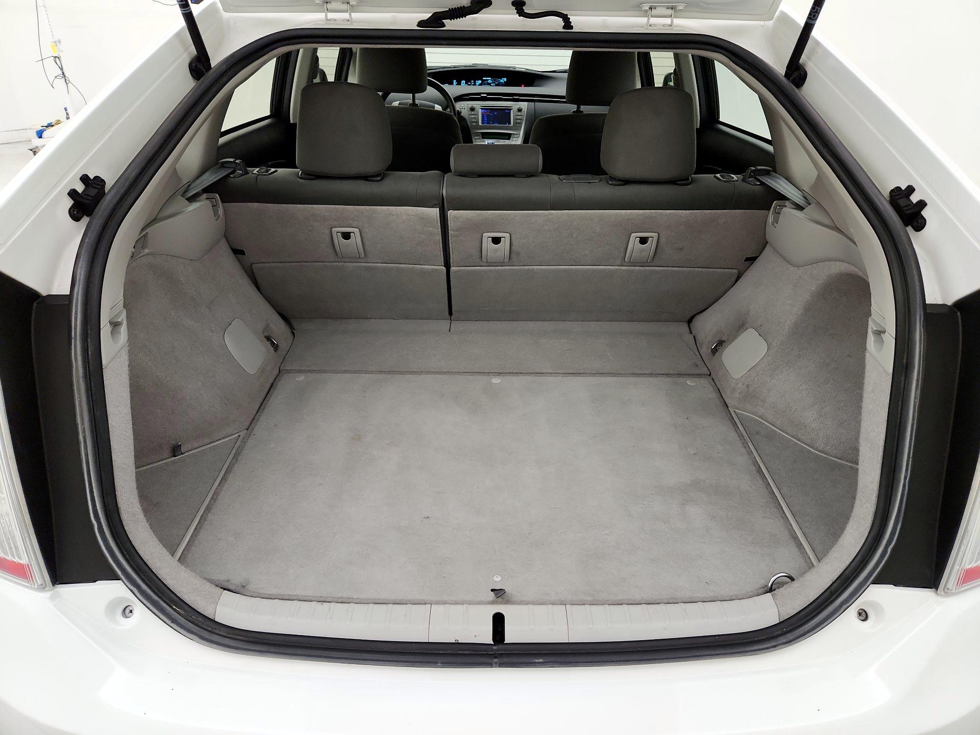 Thumbnail: 2014 Toyota Prius - 19