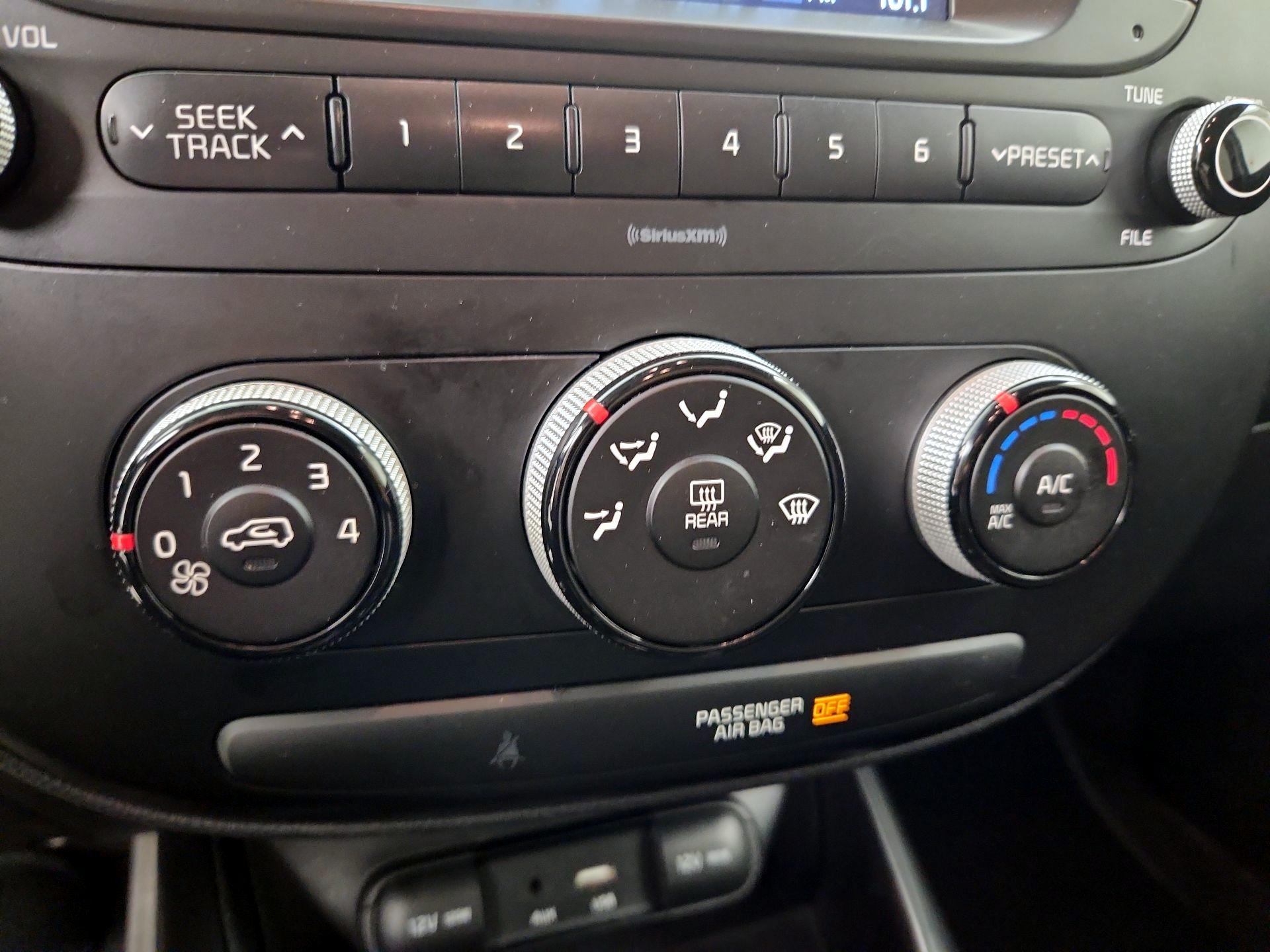 Thumbnail: 2017 Kia Soul - 15