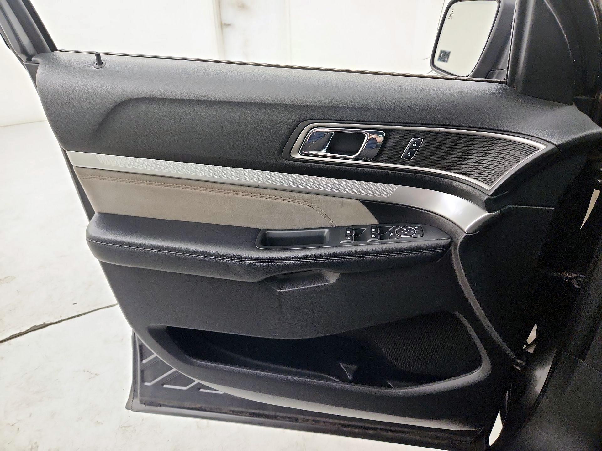 Thumbnail: 2017 Ford Explorer - 12