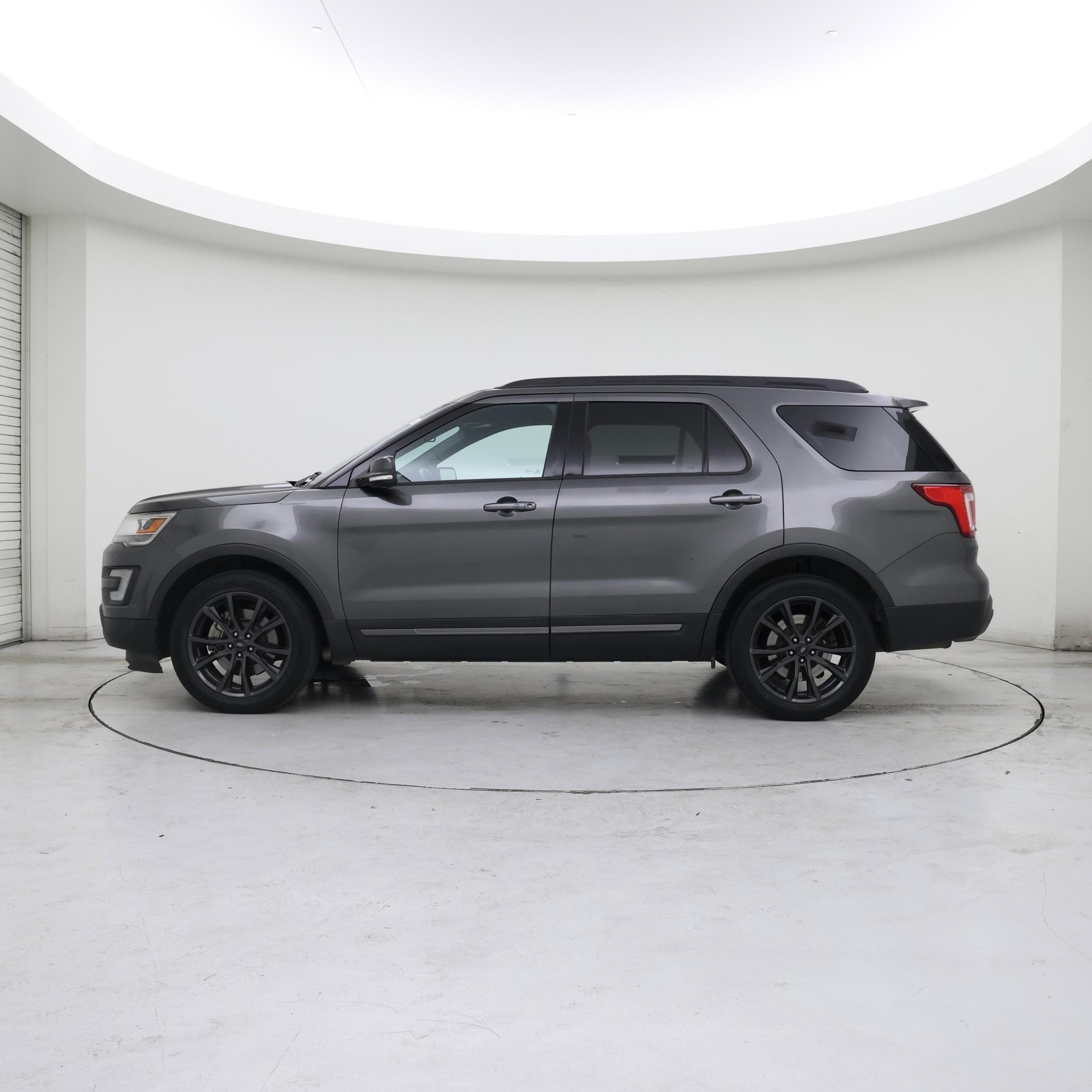 Thumbnail: 2017 Ford Explorer - 3