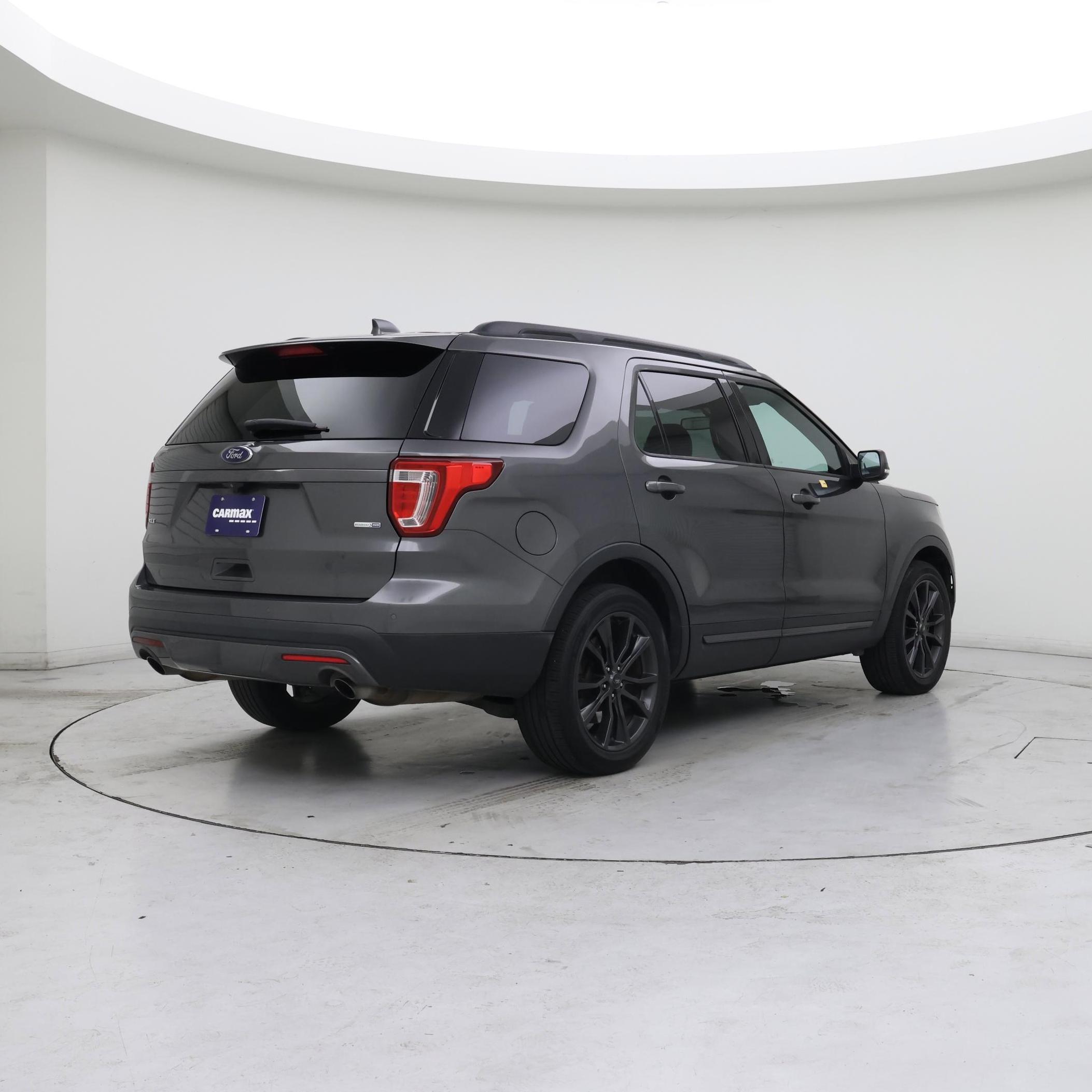 Thumbnail: 2017 Ford Explorer - 8