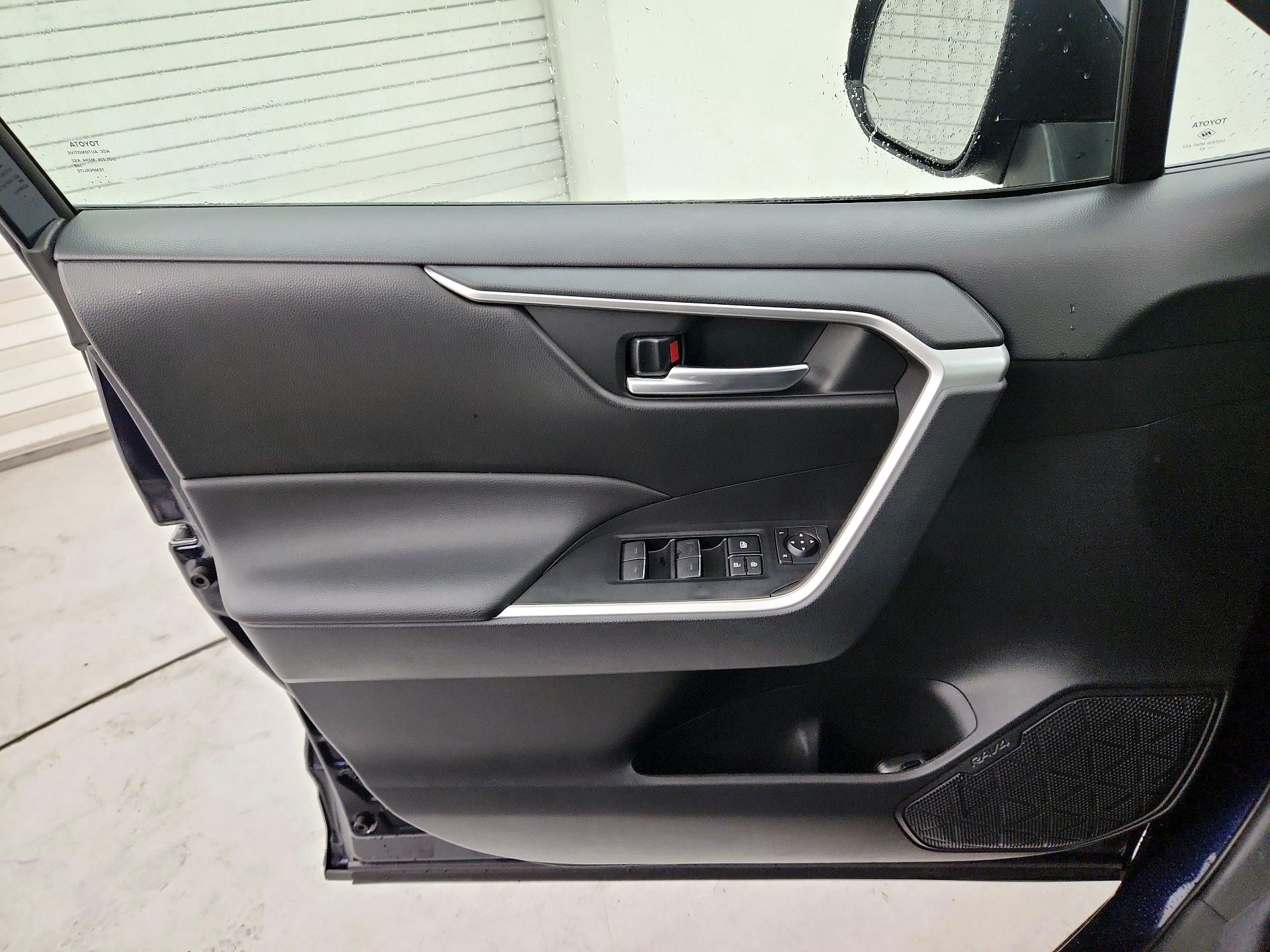 Thumbnail: 2023 Toyota RAV4 - 12