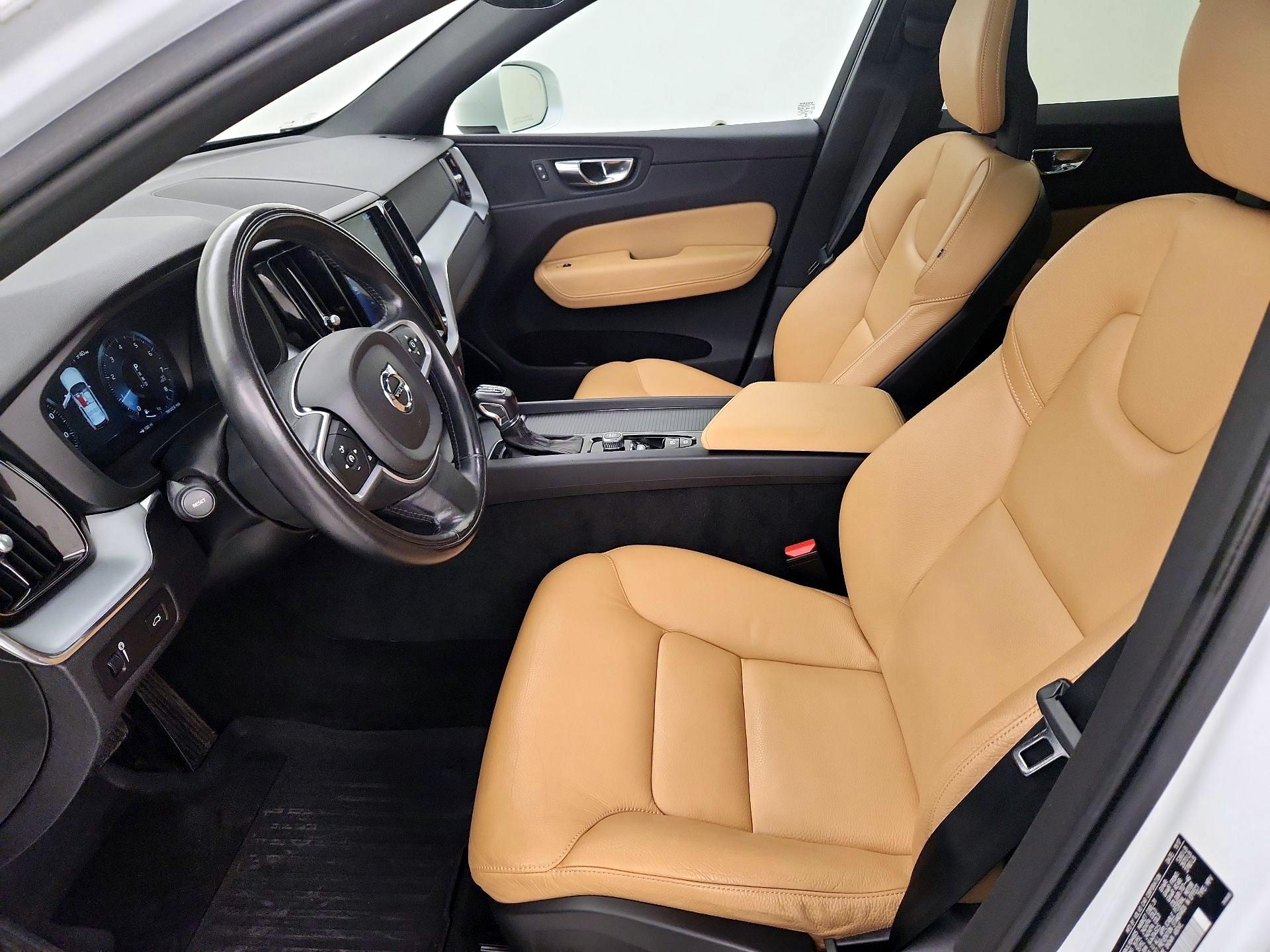 Thumbnail: 2018 Volvo XC60 - 11