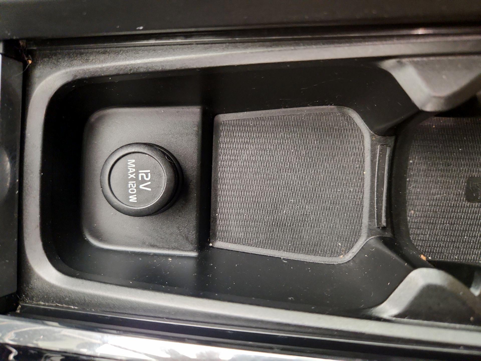 Thumbnail: 2018 Volvo XC60 - 19