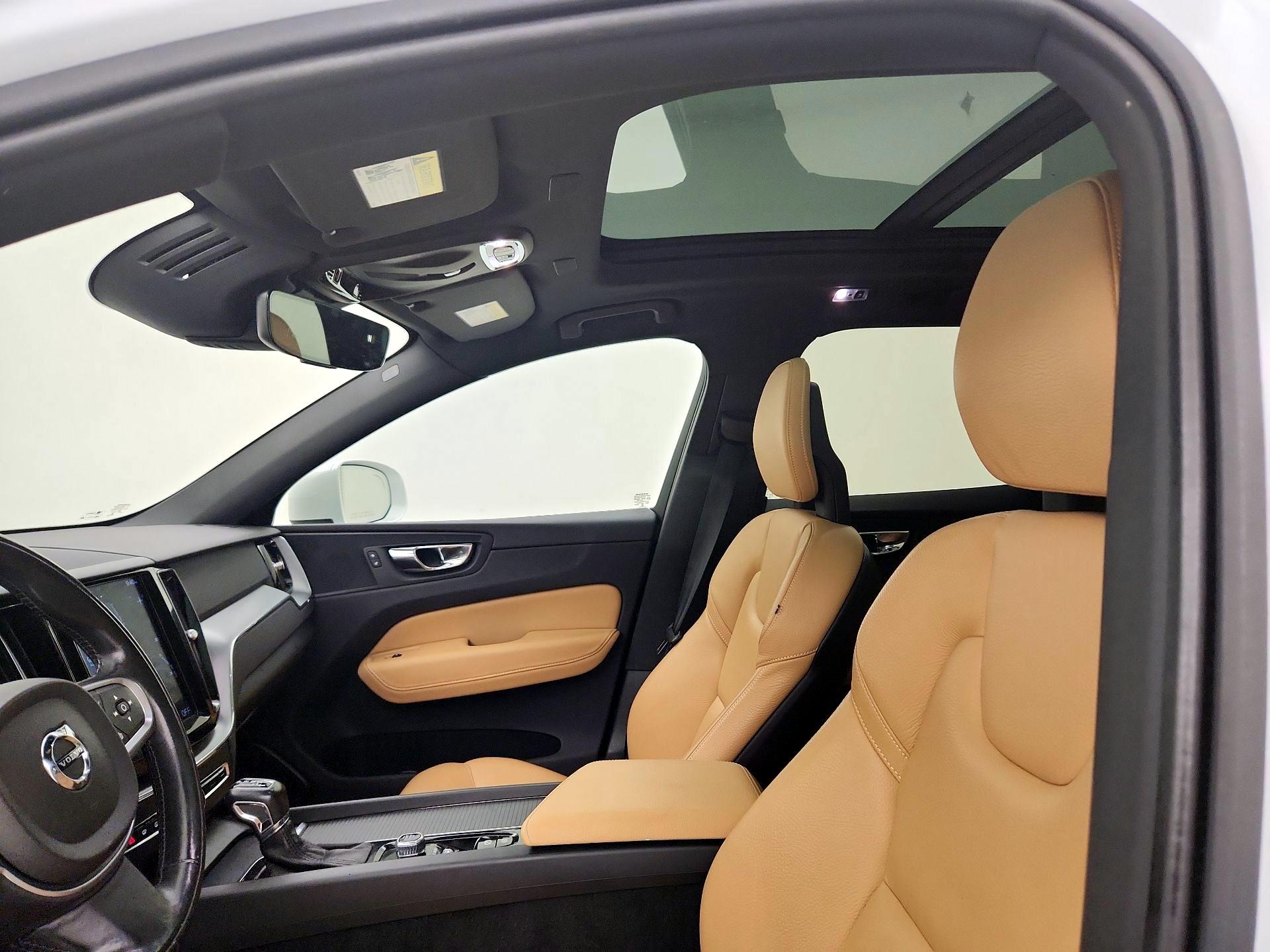 Thumbnail: 2018 Volvo XC60 - 20
