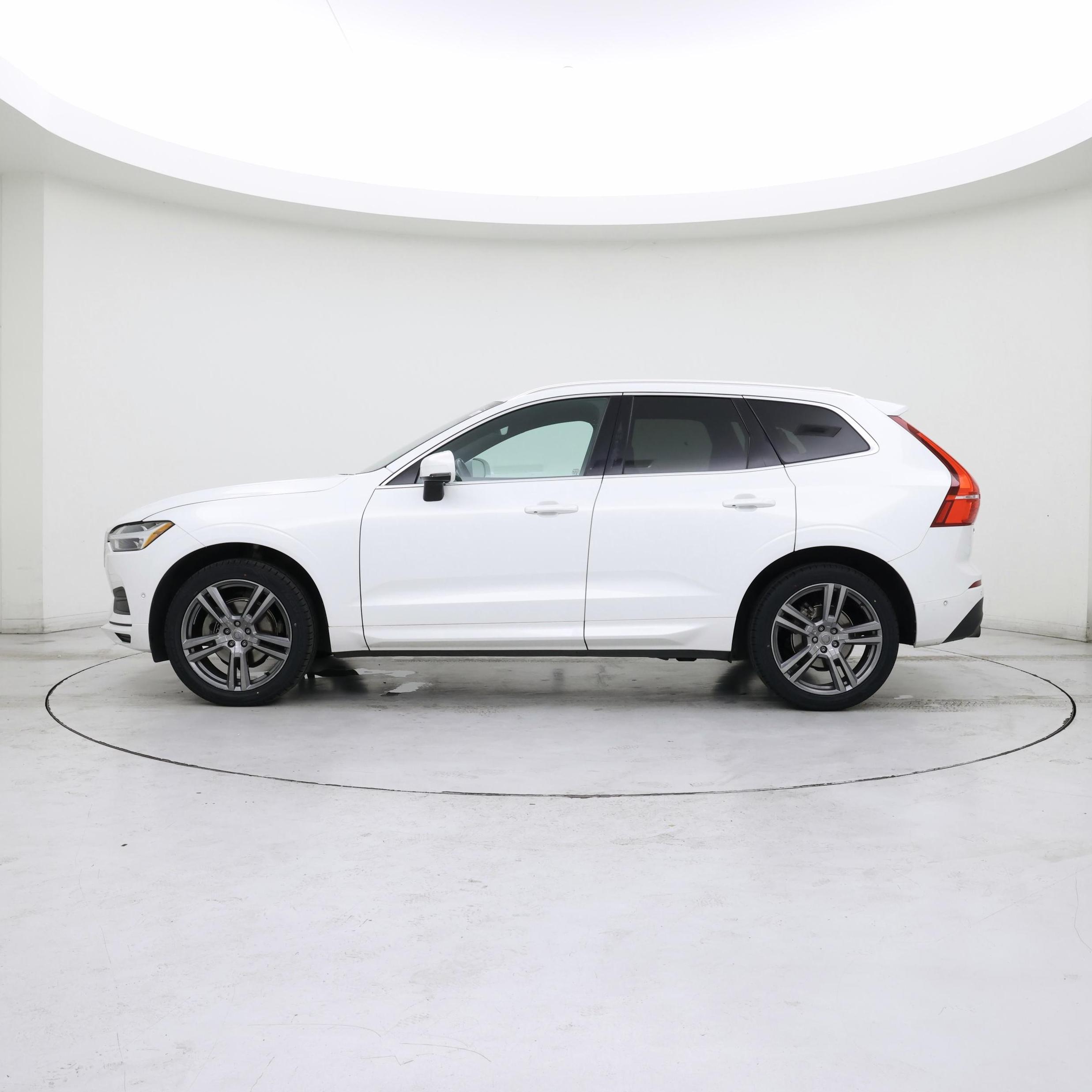 Thumbnail: 2018 Volvo XC60 - 3