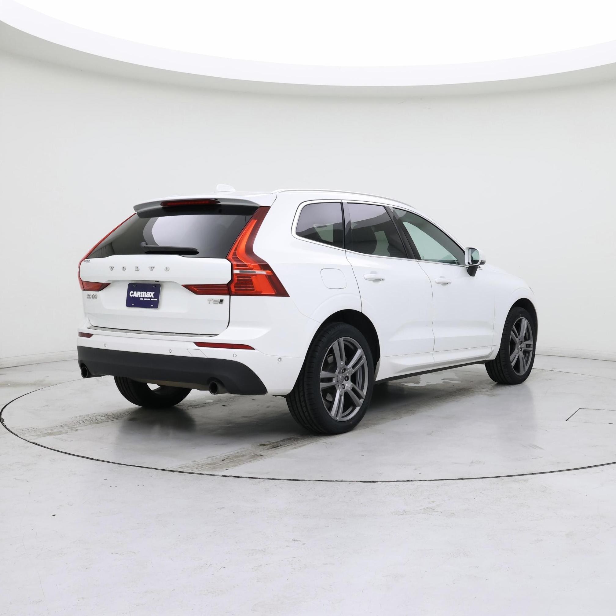 Thumbnail: 2018 Volvo XC60 - 8