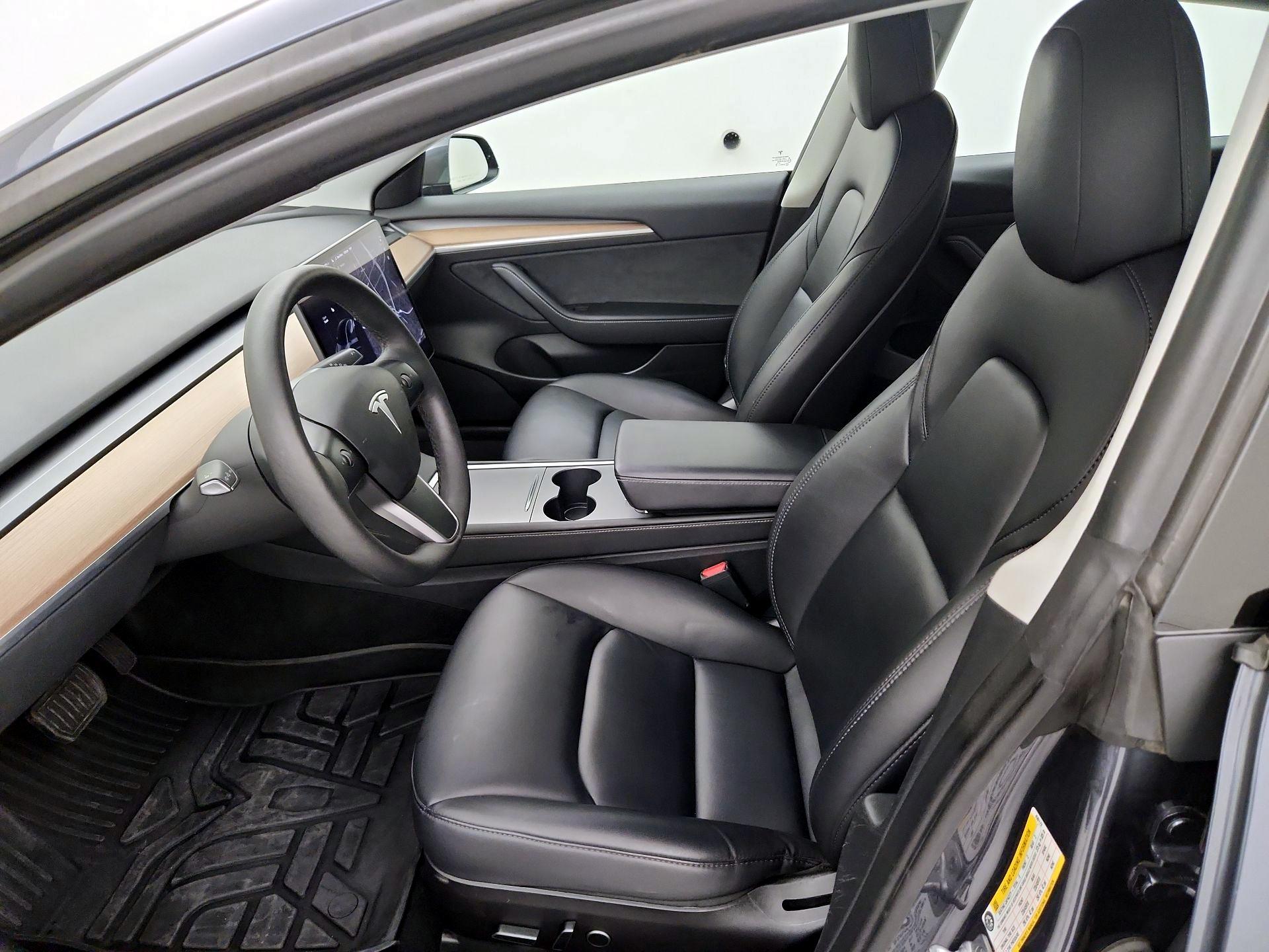 Thumbnail: 2023 Tesla Model 3 - 11