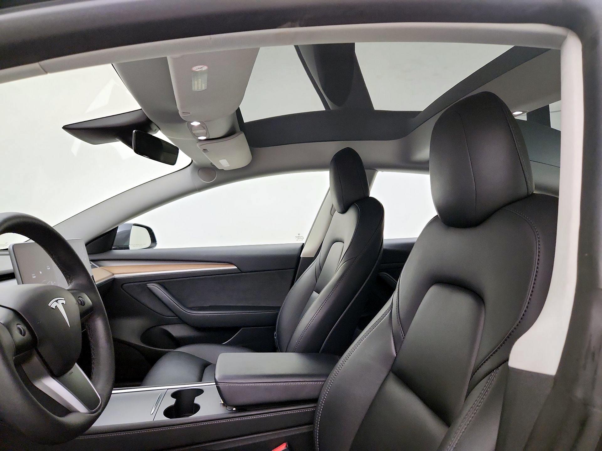 Thumbnail: 2023 Tesla Model 3 - 19