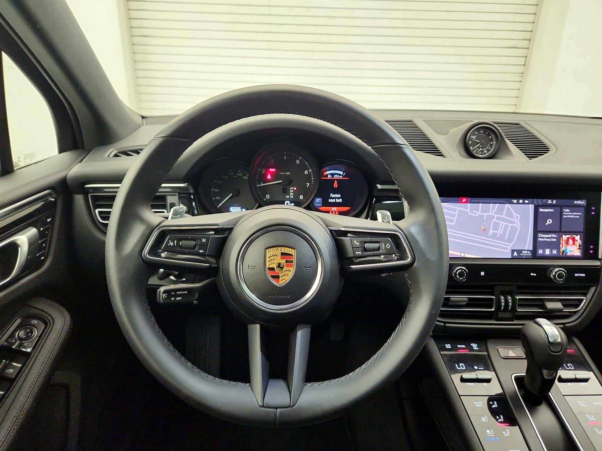 Thumbnail: 2022 Porsche Macan - 10