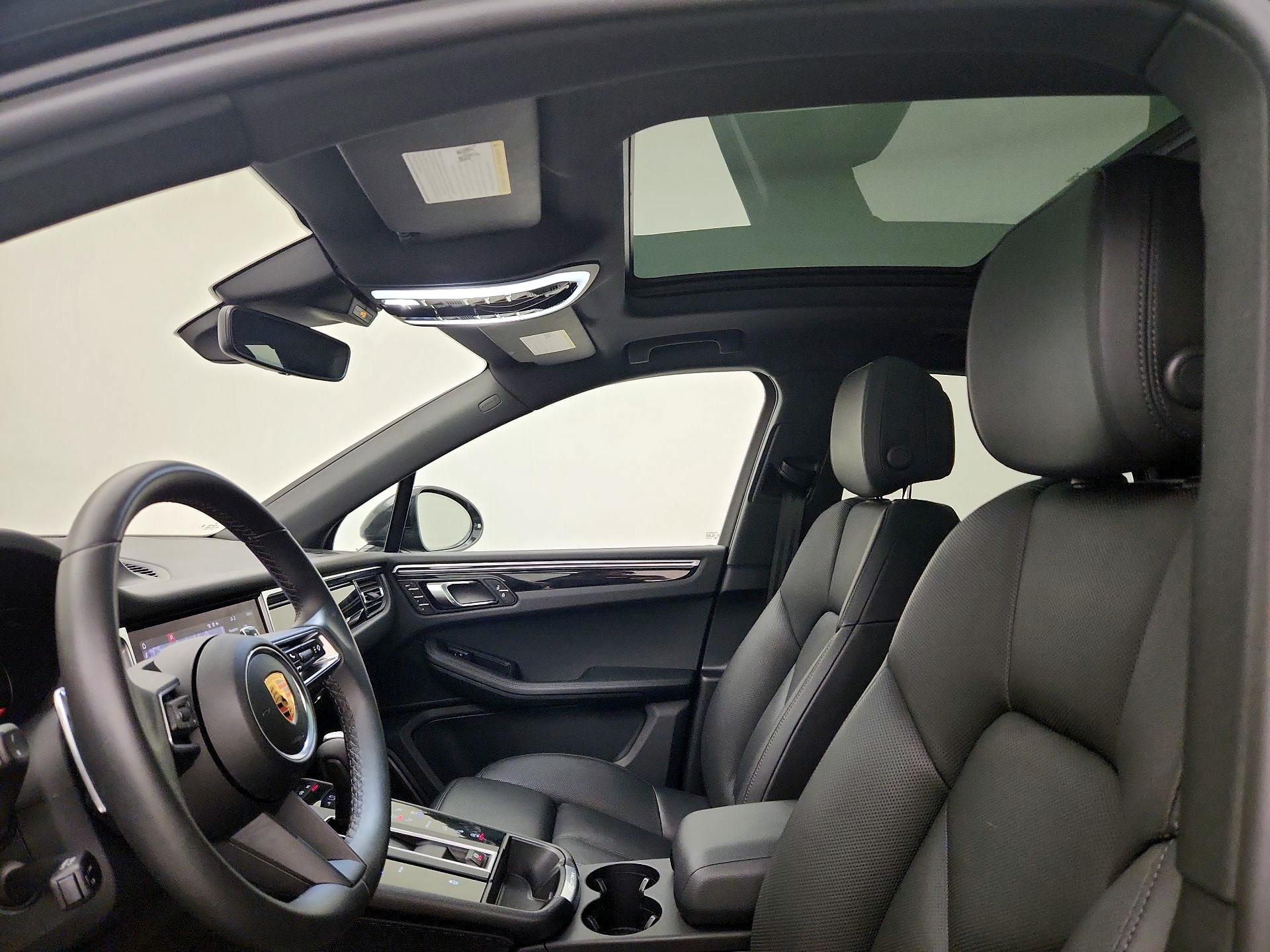 Thumbnail: 2022 Porsche Macan - 20
