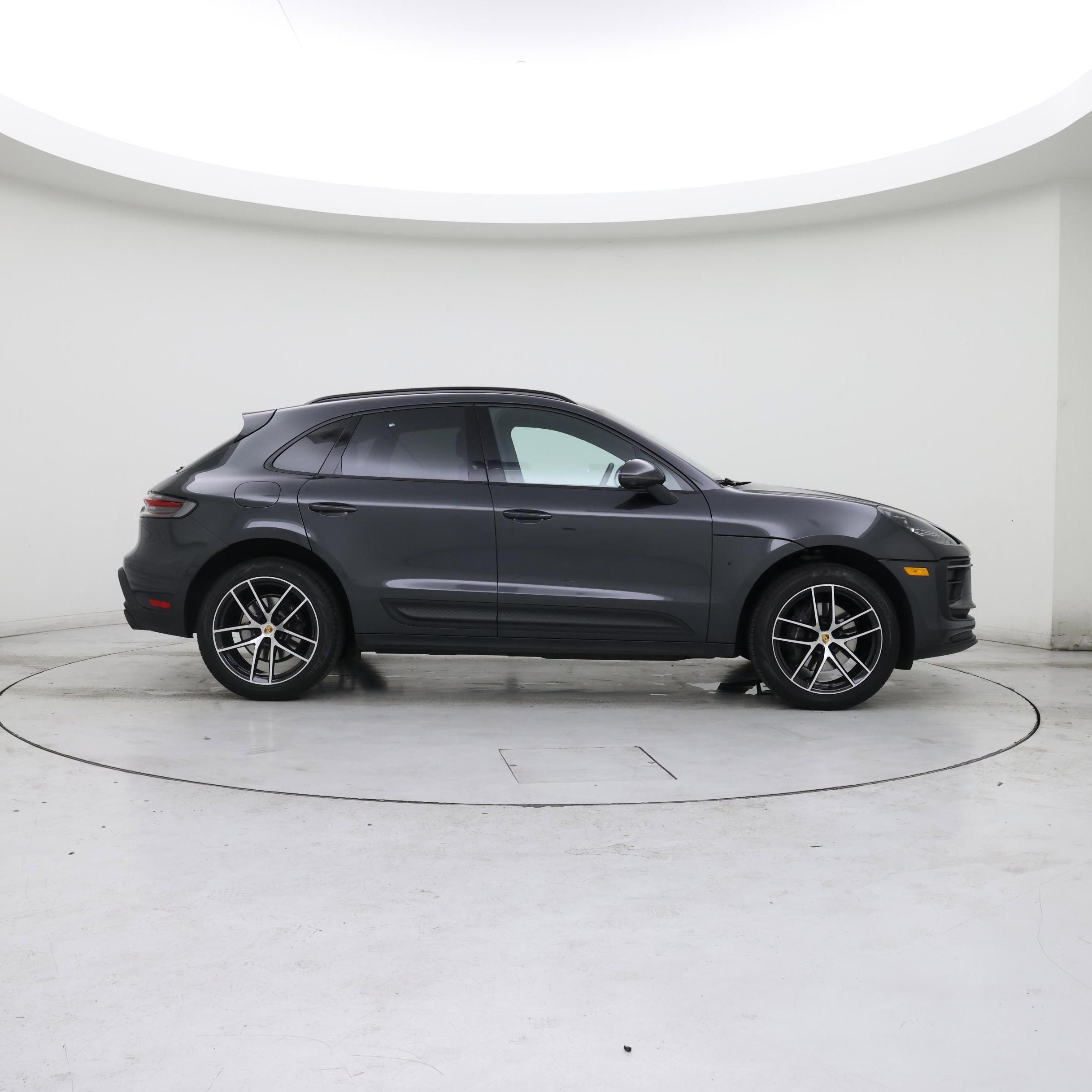 Thumbnail: 2022 Porsche Macan - 7