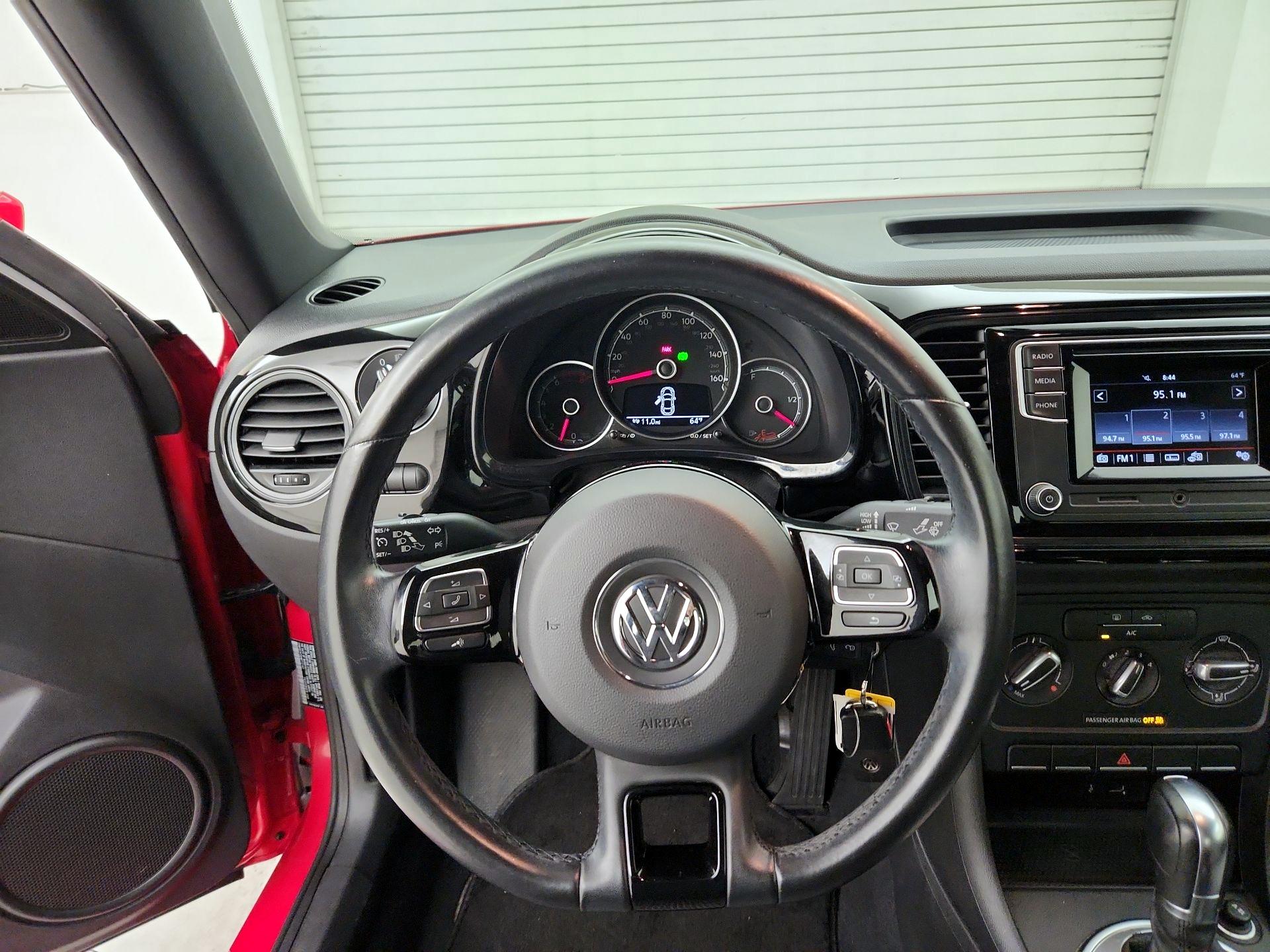 Thumbnail: 2019 Volkswagen Beetle - 10