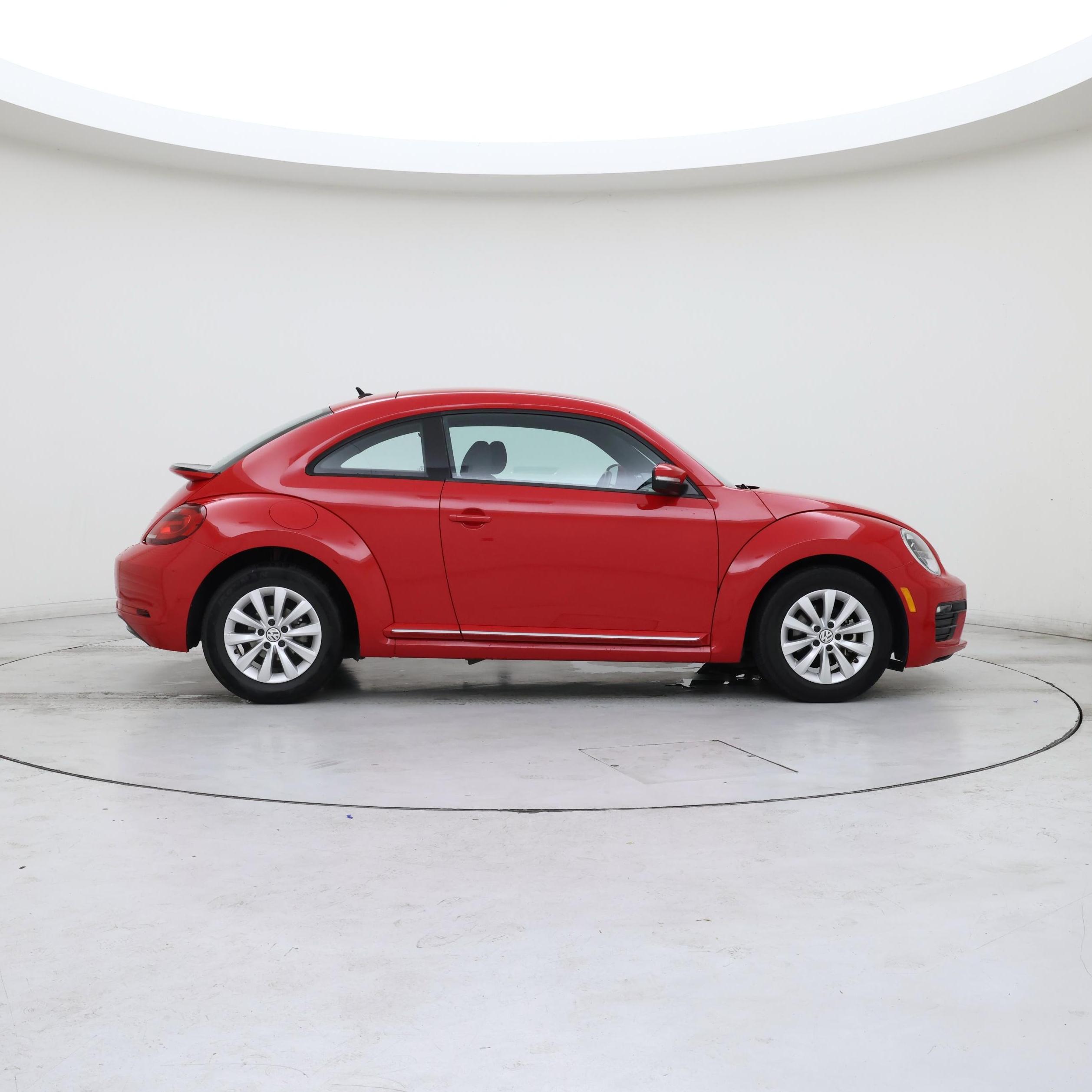 Thumbnail: 2019 Volkswagen Beetle - 7