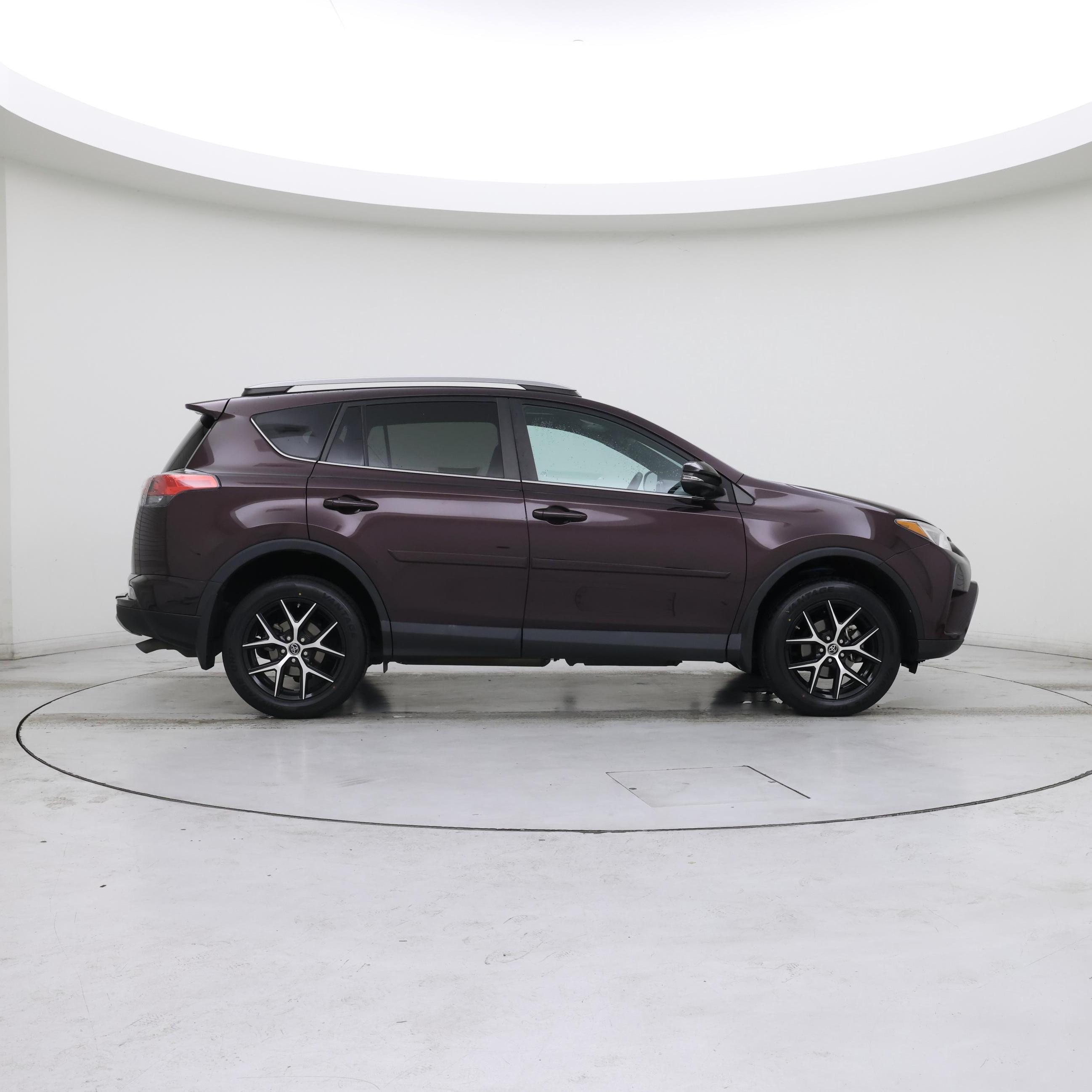 Thumbnail: 2017 Toyota RAV4 - 7