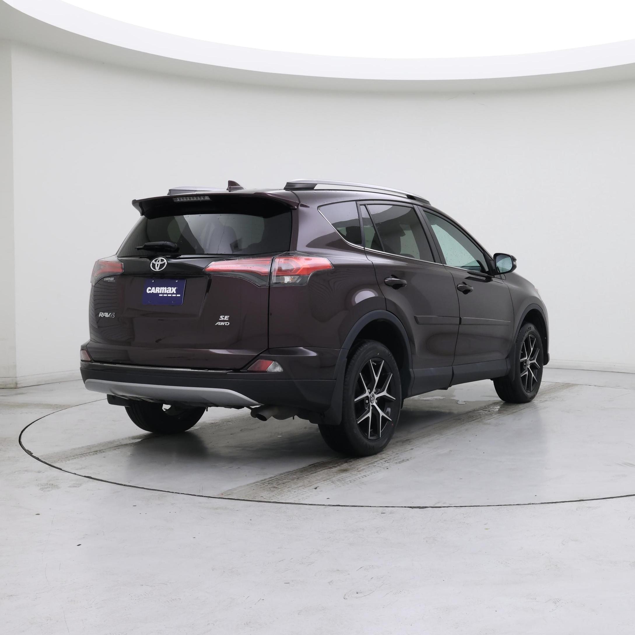 Thumbnail: 2017 Toyota RAV4 - 8