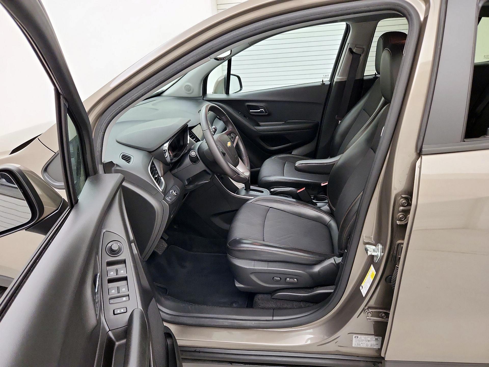 Thumbnail: 2021 Chevrolet Trax - 11