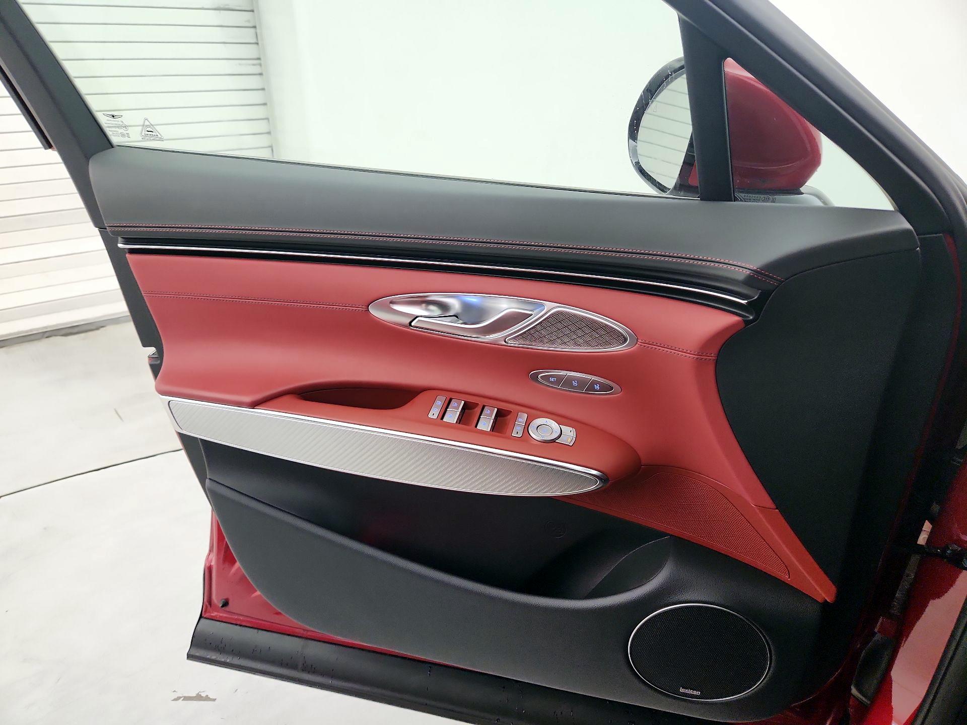 Thumbnail: 2023 Genesis GV70 - 12