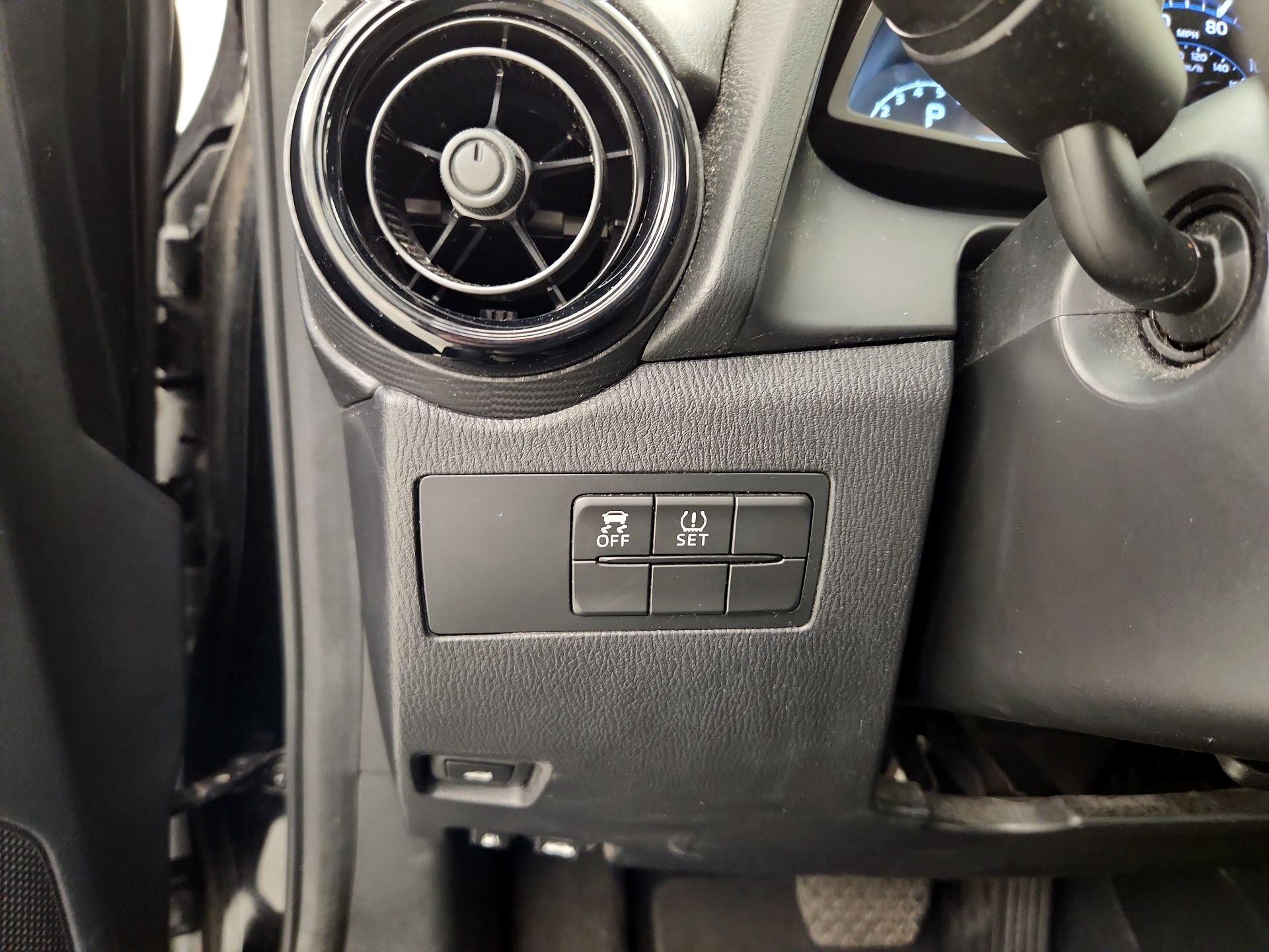 Thumbnail: 2019 Toyota Yaris - 13