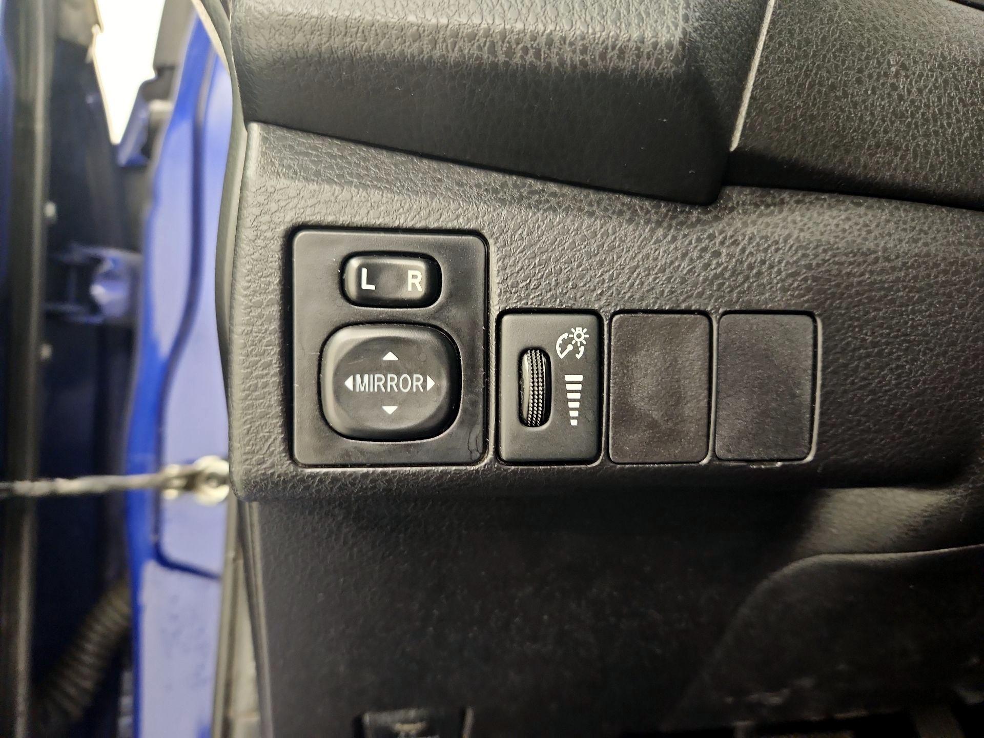 Thumbnail: 2014 Toyota Corolla - 13