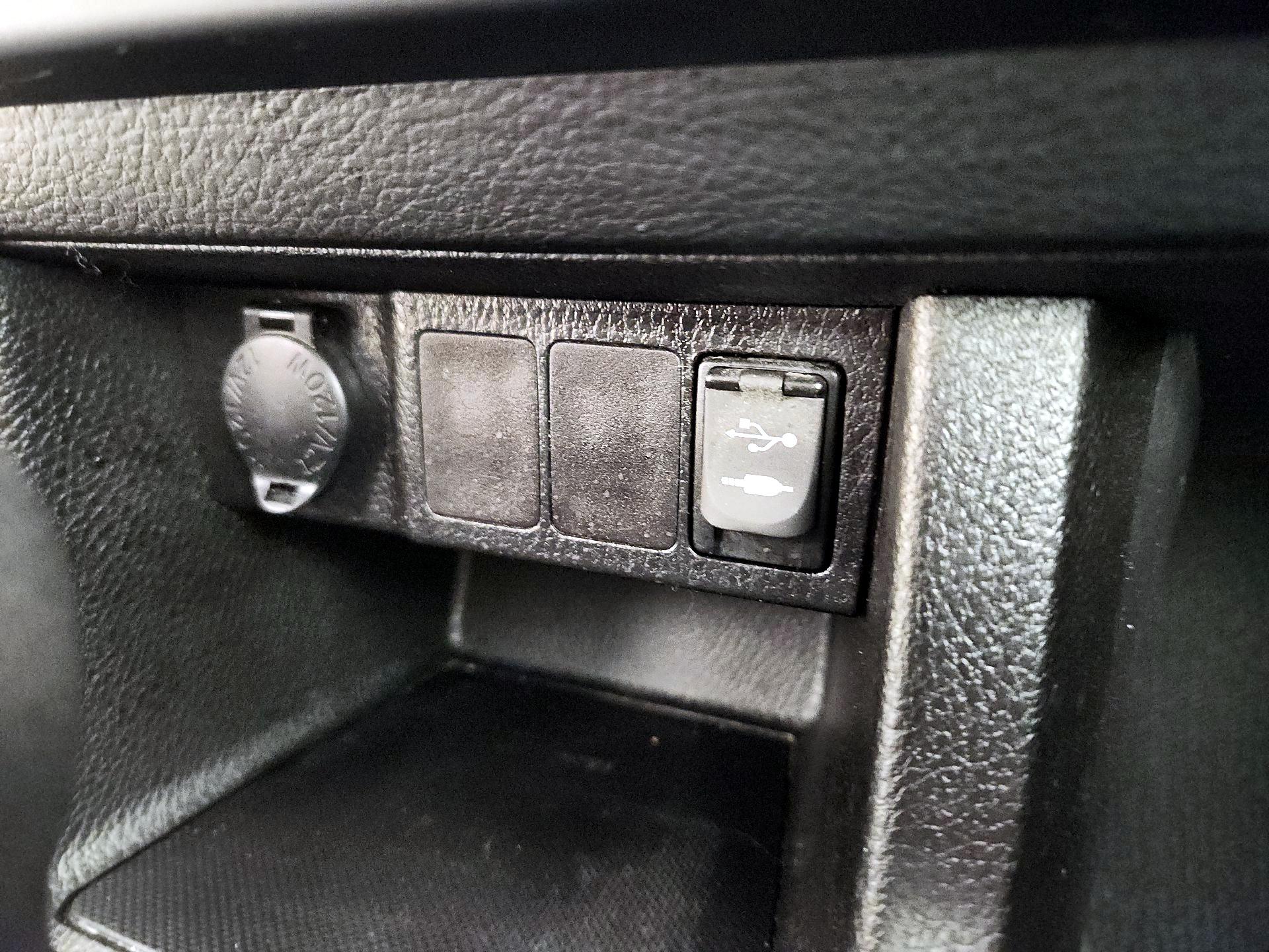 Thumbnail: 2014 Toyota Corolla - 18