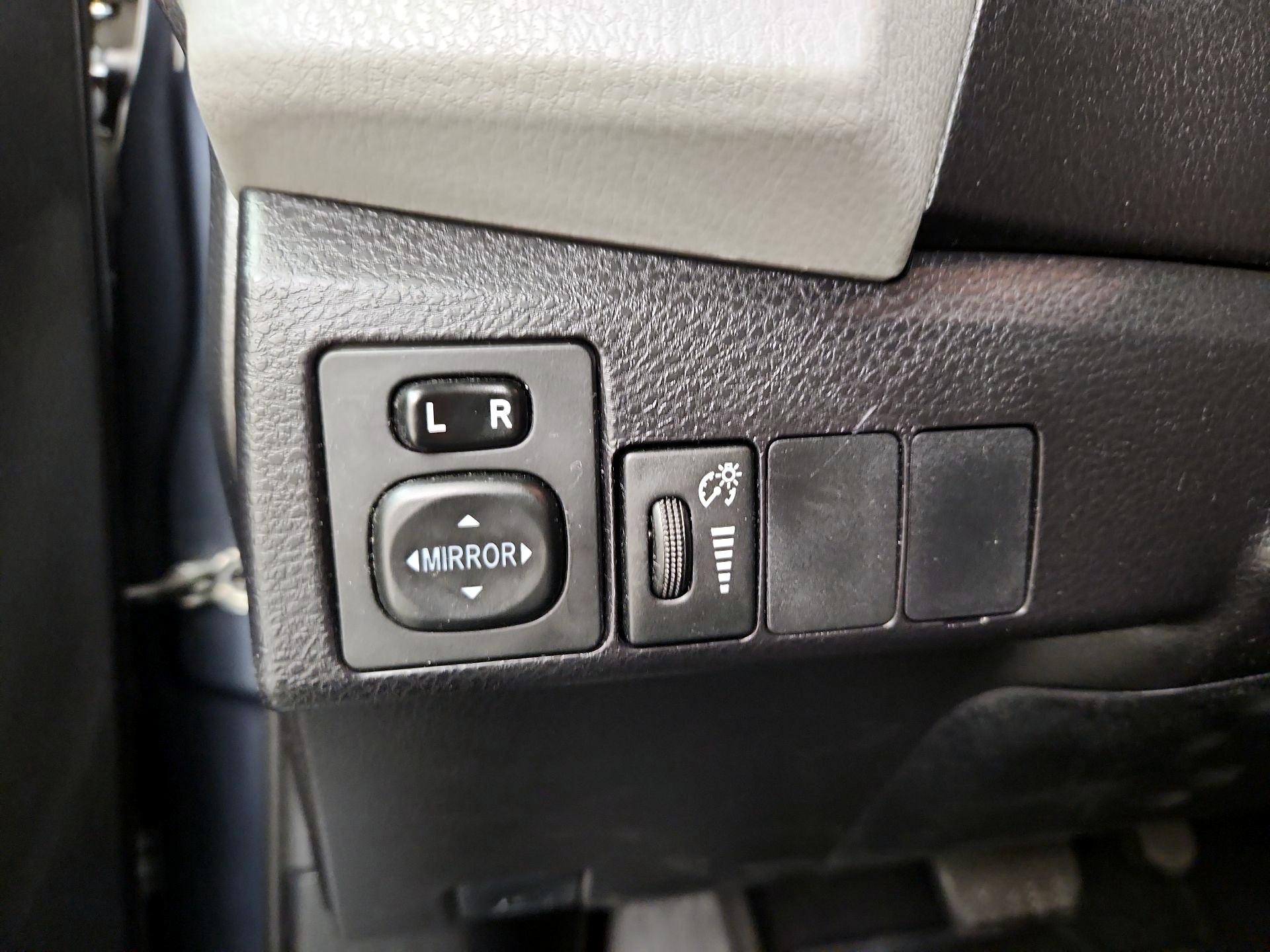 Thumbnail: 2016 Toyota Corolla - 13