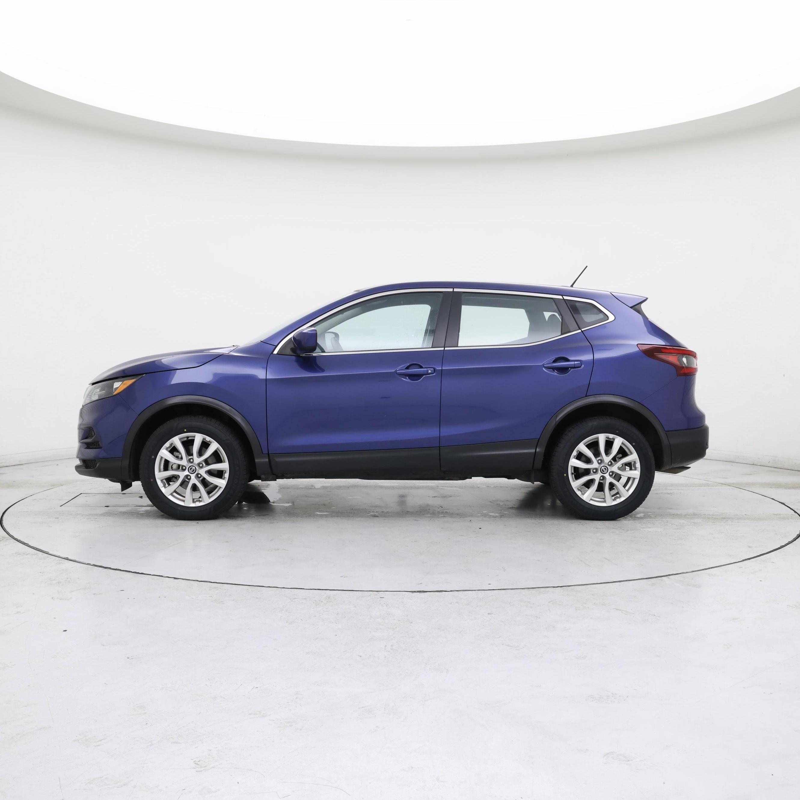 Thumbnail: 2022 Nissan Rogue Sport - 3