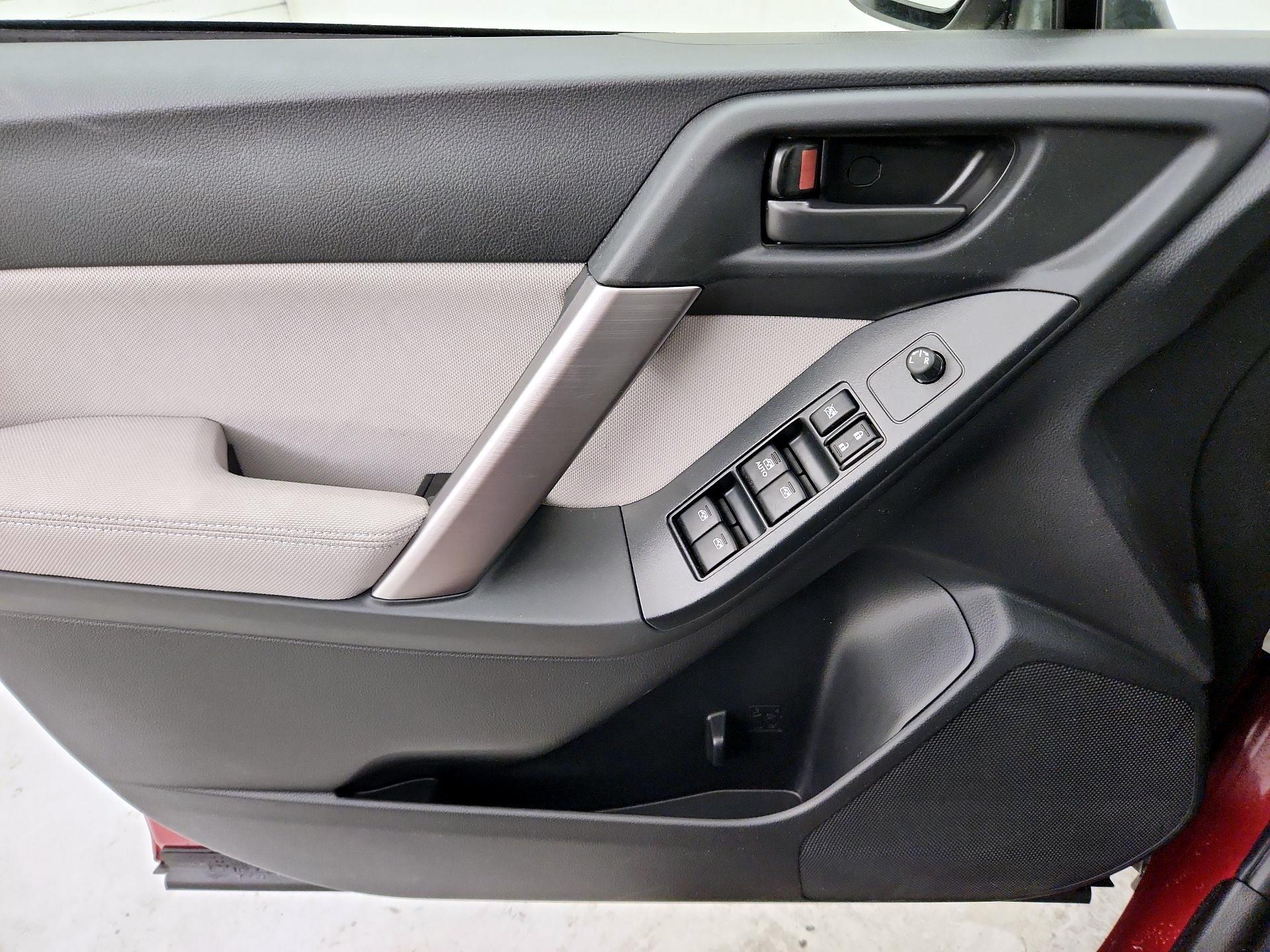 Thumbnail: 2015 Subaru Forester - 12