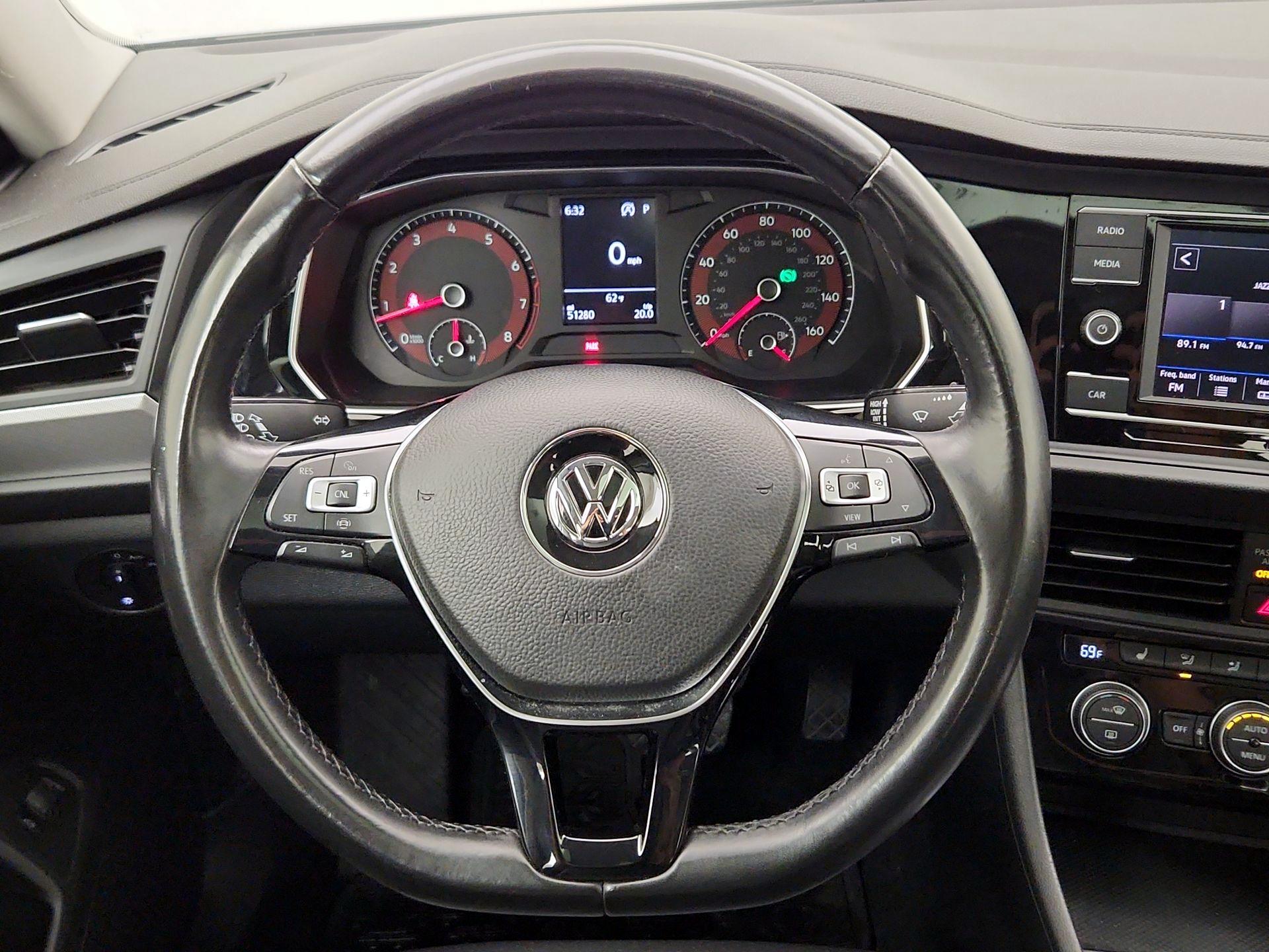 Thumbnail: 2019 Volkswagen Jetta - 10