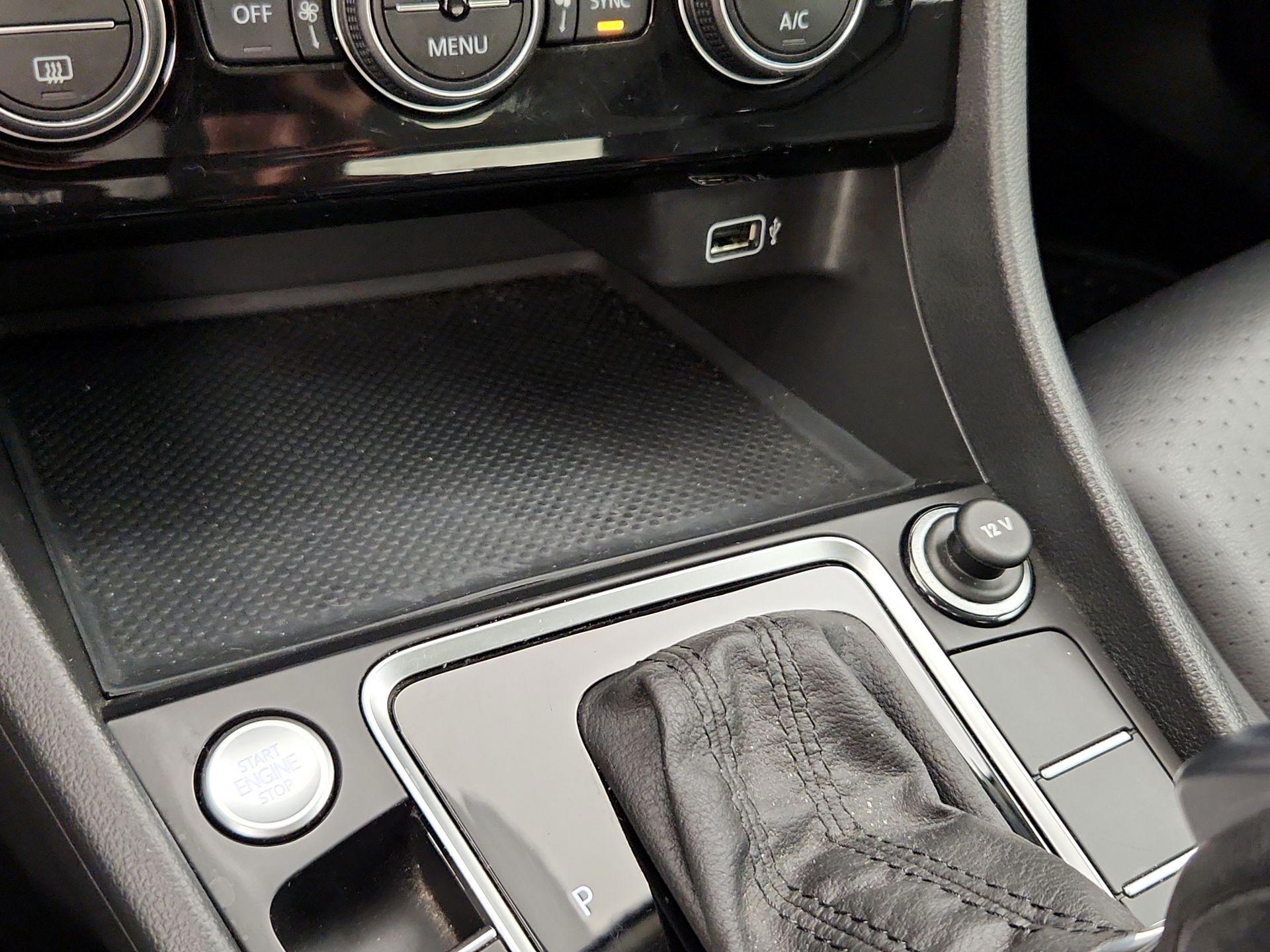 Thumbnail: 2019 Volkswagen Jetta - 18