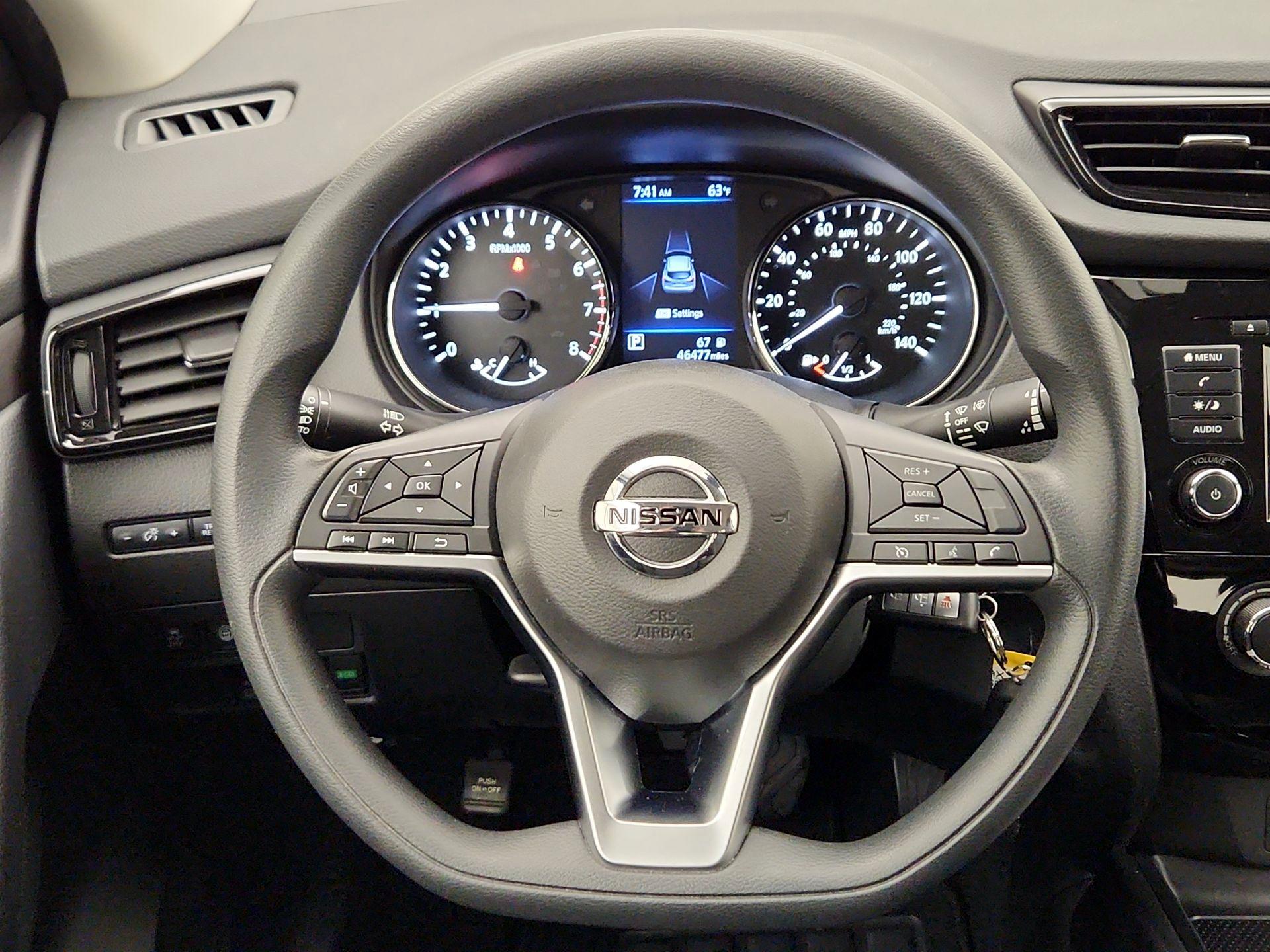 Thumbnail: 2021 Nissan Rogue Sport - 10