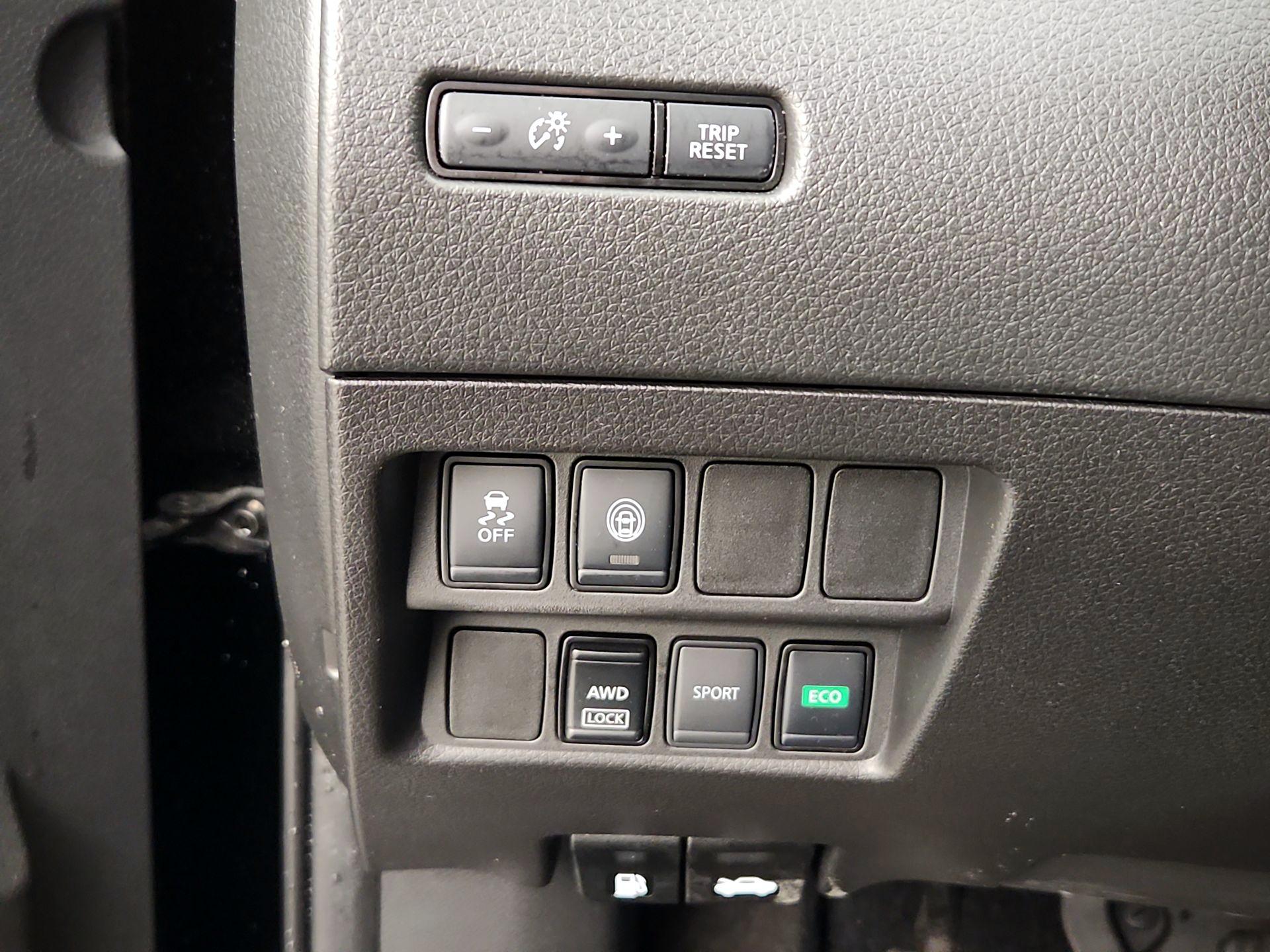 Thumbnail: 2021 Nissan Rogue Sport - 13