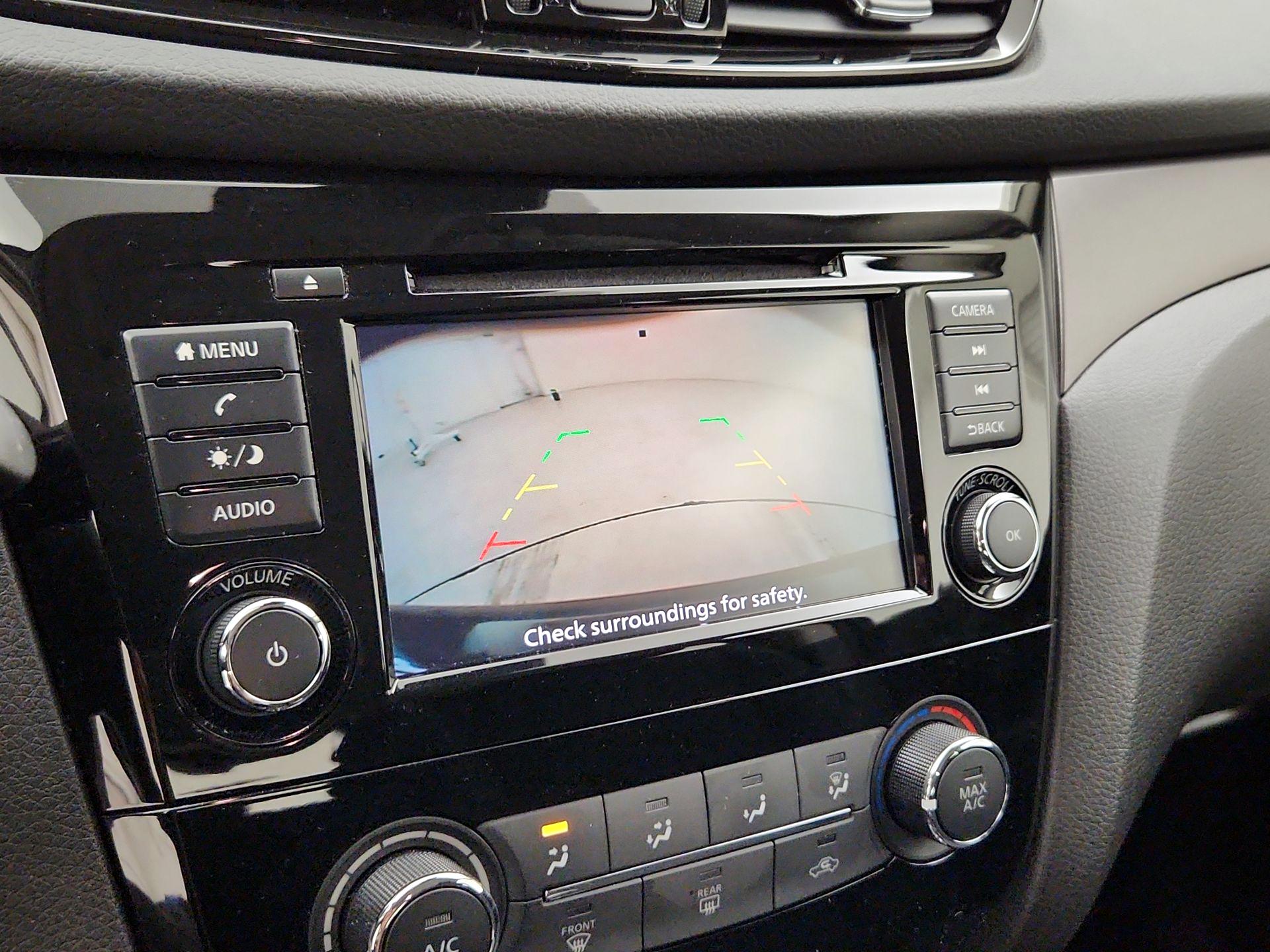 Thumbnail: 2021 Nissan Rogue Sport - 14