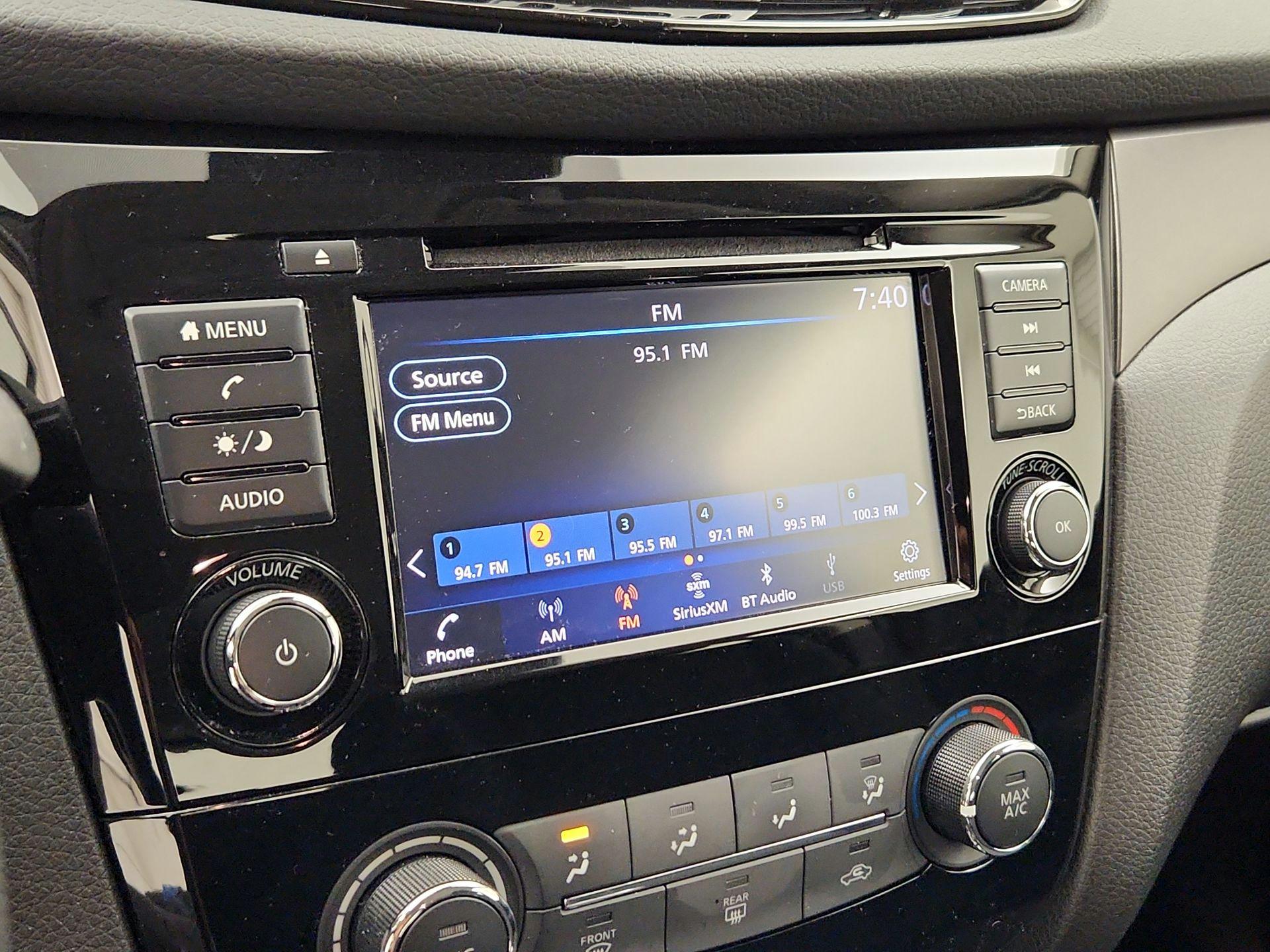 Thumbnail: 2021 Nissan Rogue Sport - 15