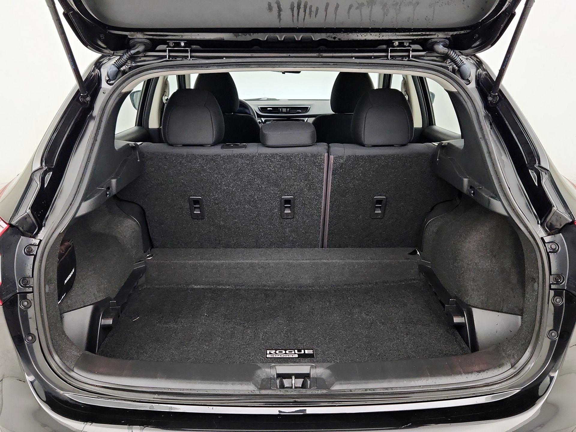 Thumbnail: 2021 Nissan Rogue Sport - 20