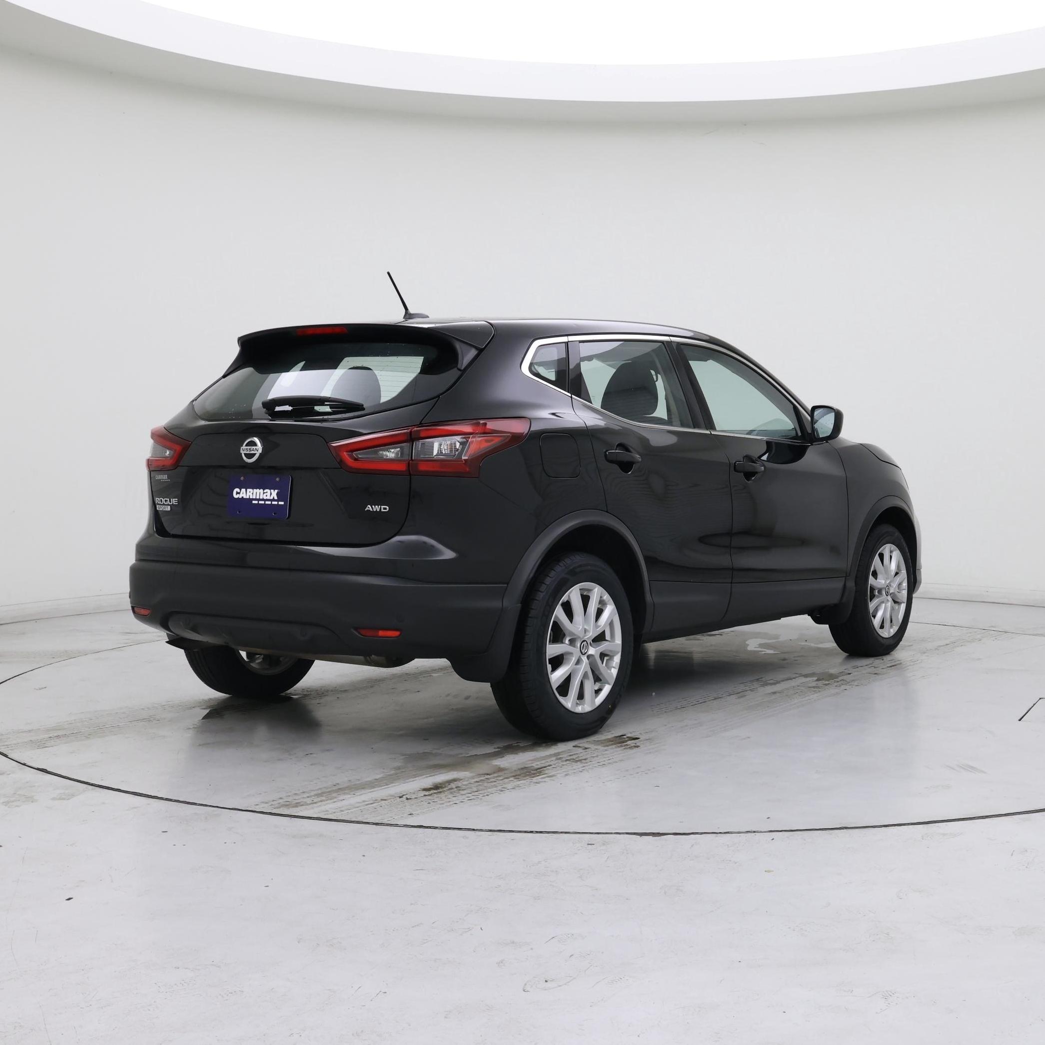 Thumbnail: 2021 Nissan Rogue Sport - 8