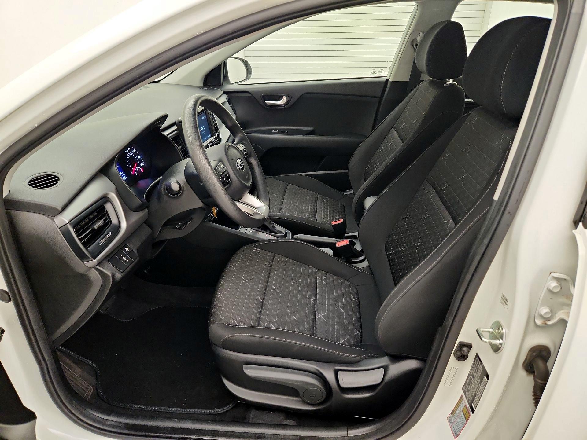 Thumbnail: 2019 Kia Rio - 11