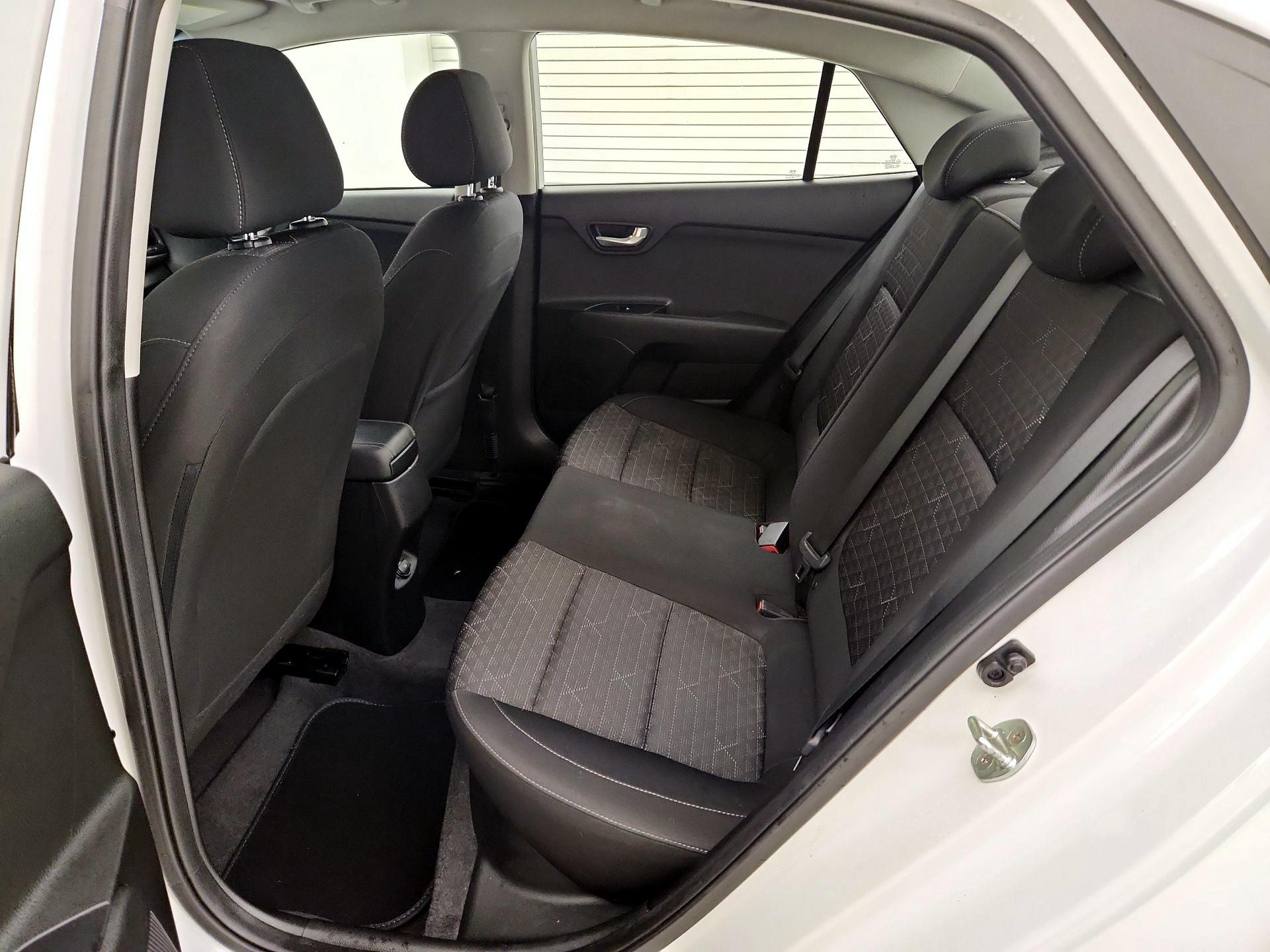 Thumbnail: 2019 Kia Rio - 19