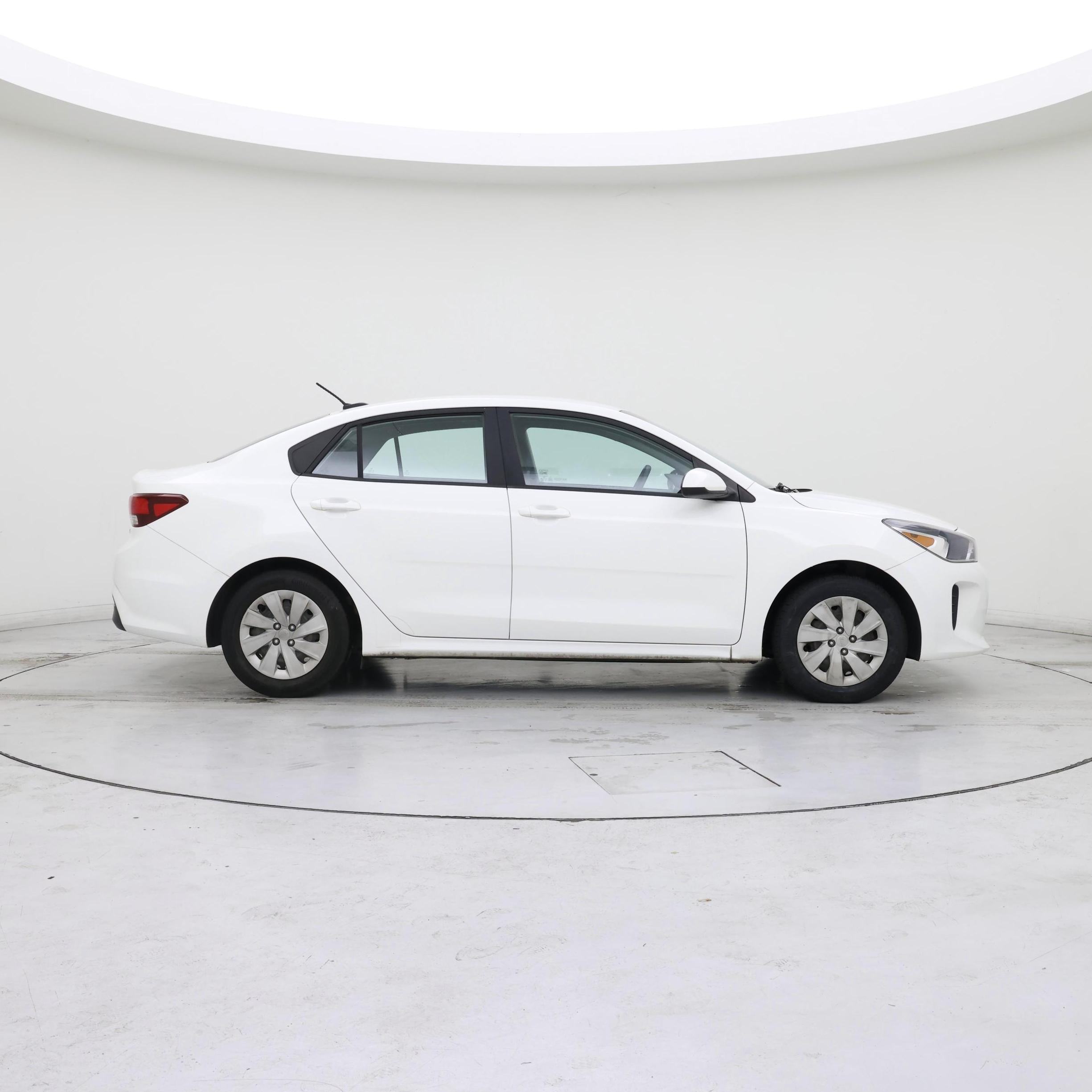 Thumbnail: 2019 Kia Rio - 7