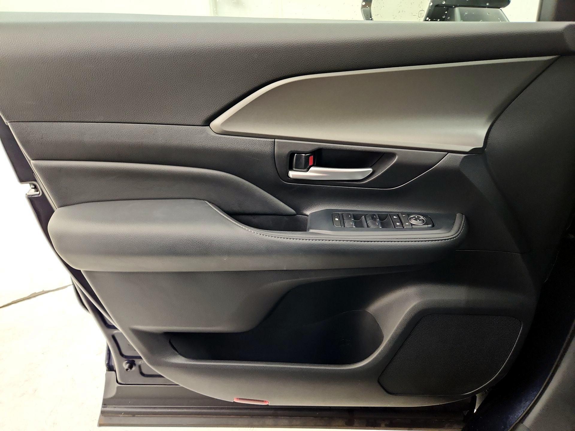 Thumbnail: 2024 Toyota Grand Highlander - 12