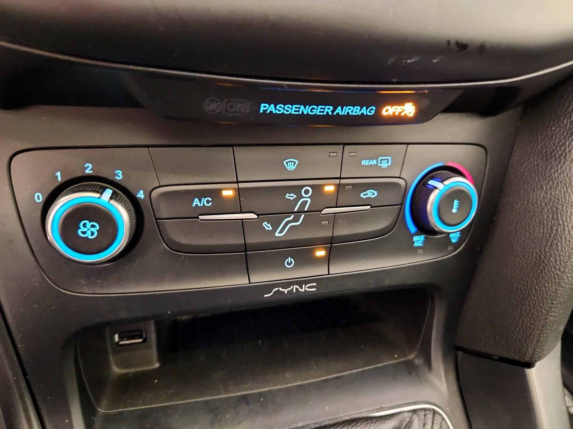 Thumbnail: 2016 Ford Focus - 15