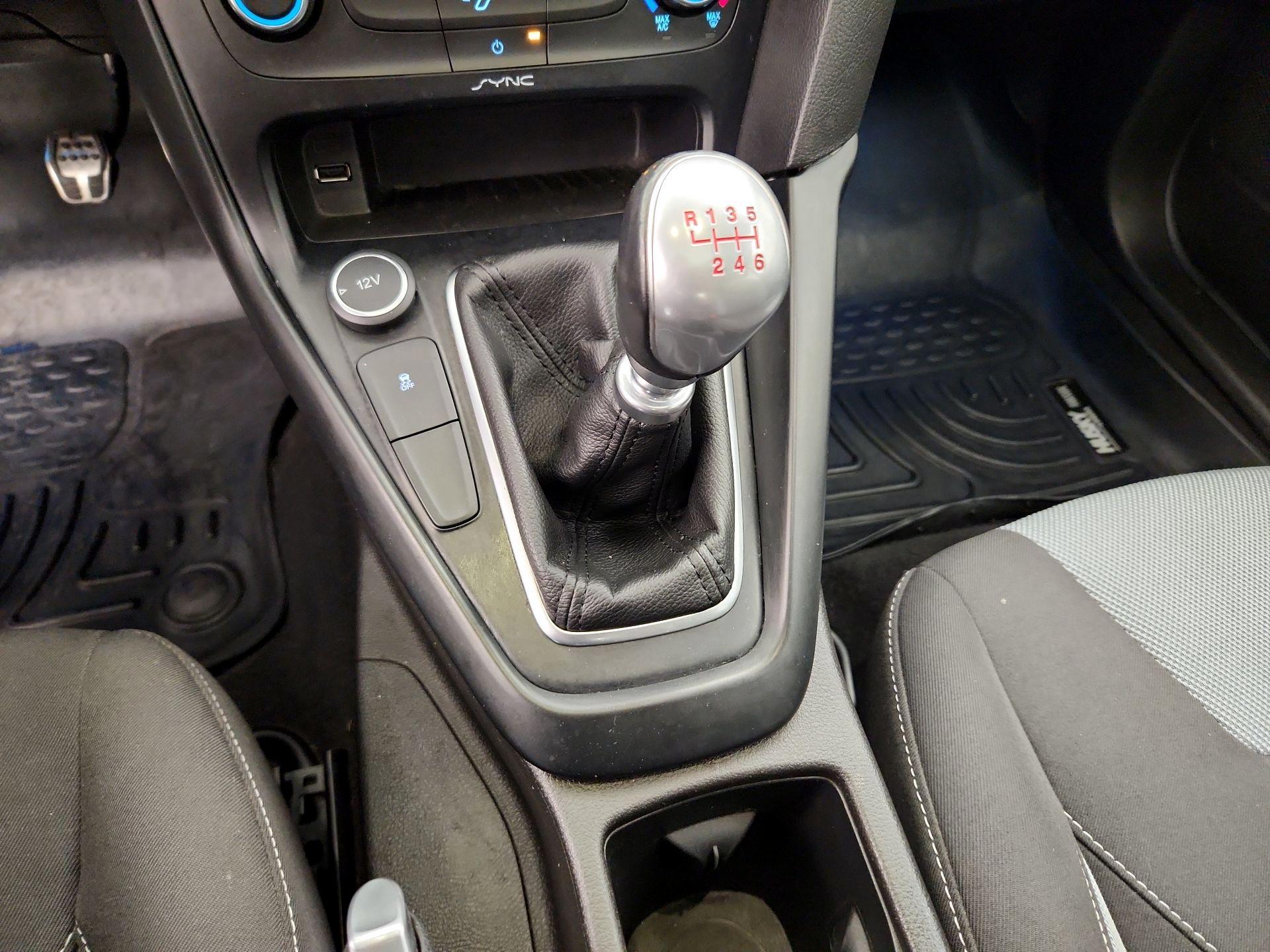 Thumbnail: 2016 Ford Focus - 16