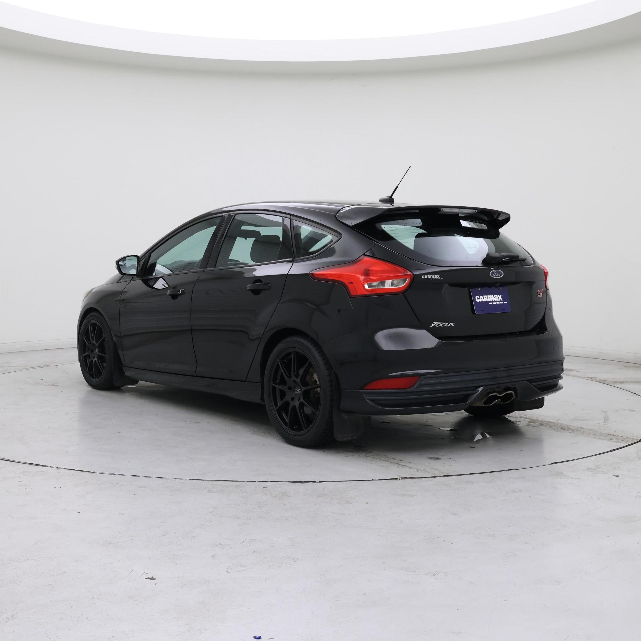 Thumbnail: 2016 Ford Focus - 2